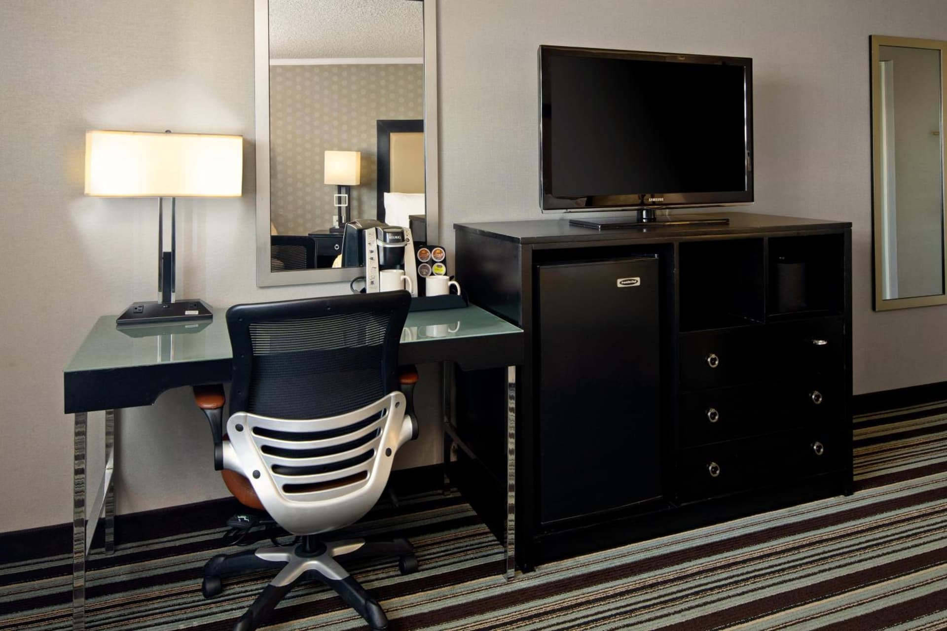 Holiday Inn Long Beach - Airport by IHG gallery photo in Long Beach, CA — image 47