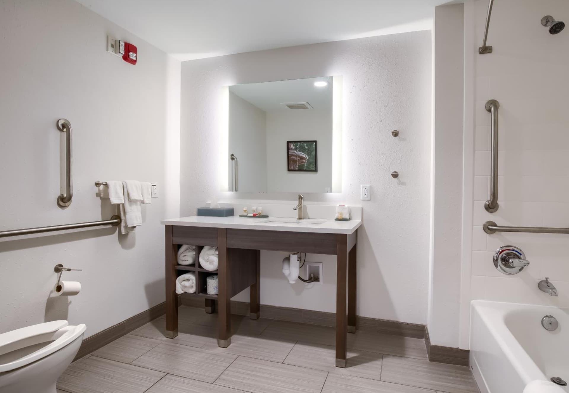 La Quinta by Wyndham Mobile gallery photo in Mobile, AL — image 31