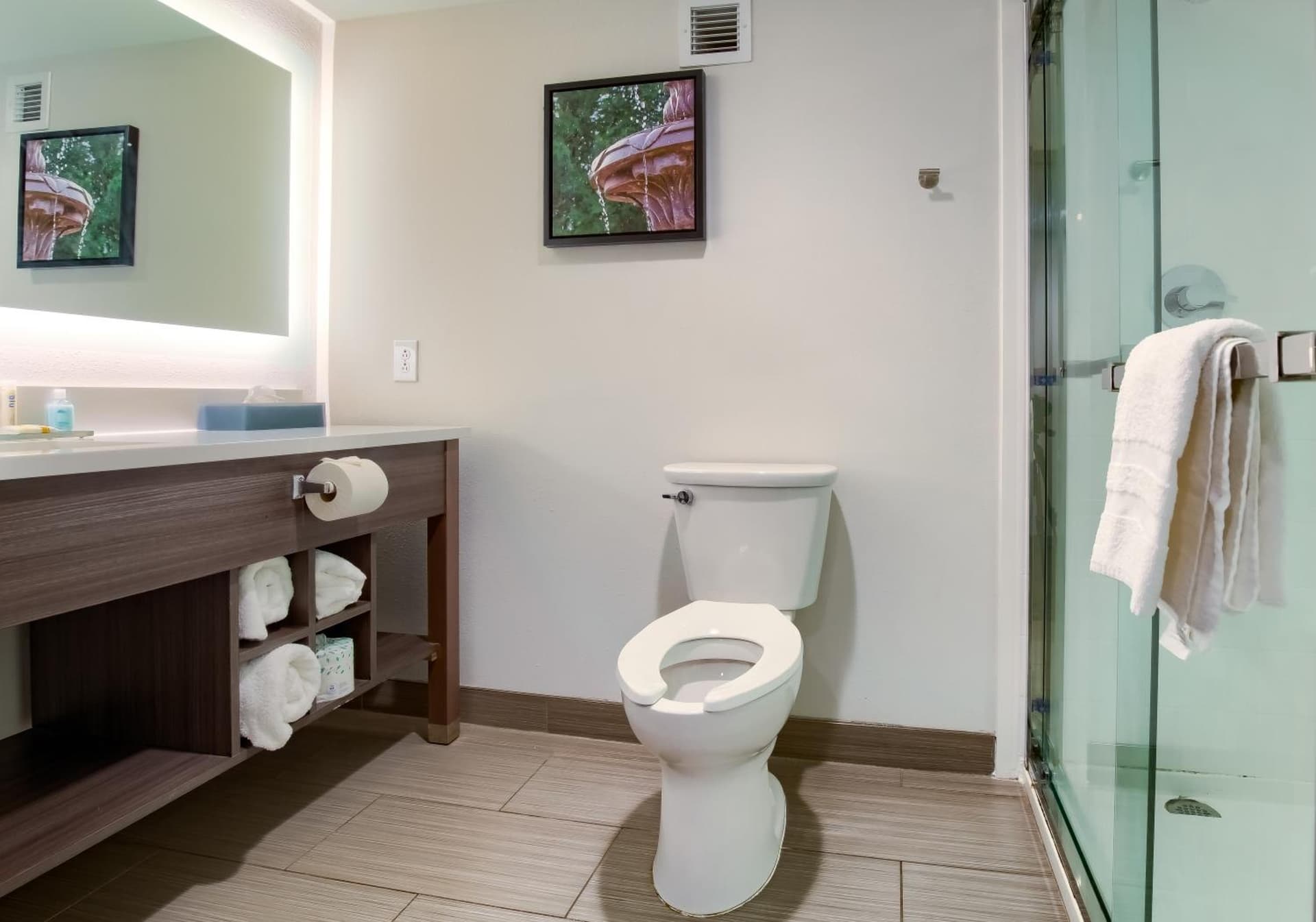 La Quinta by Wyndham Mobile gallery photo in Mobile, AL — image 38