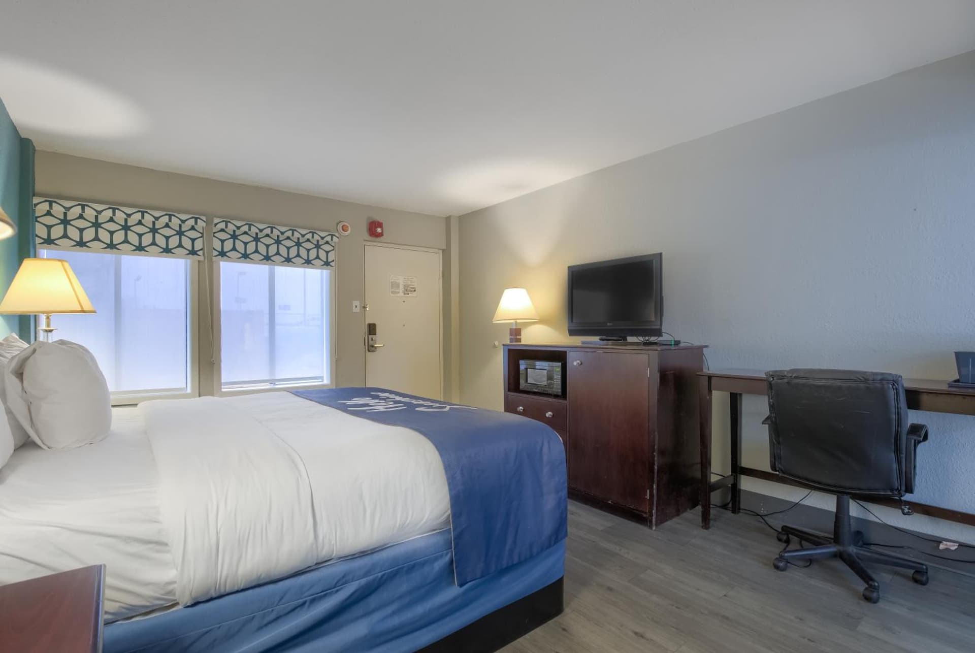 Days Inn by Wyndham Mobile I-65 gallery photo in Mobile, AL — image 12