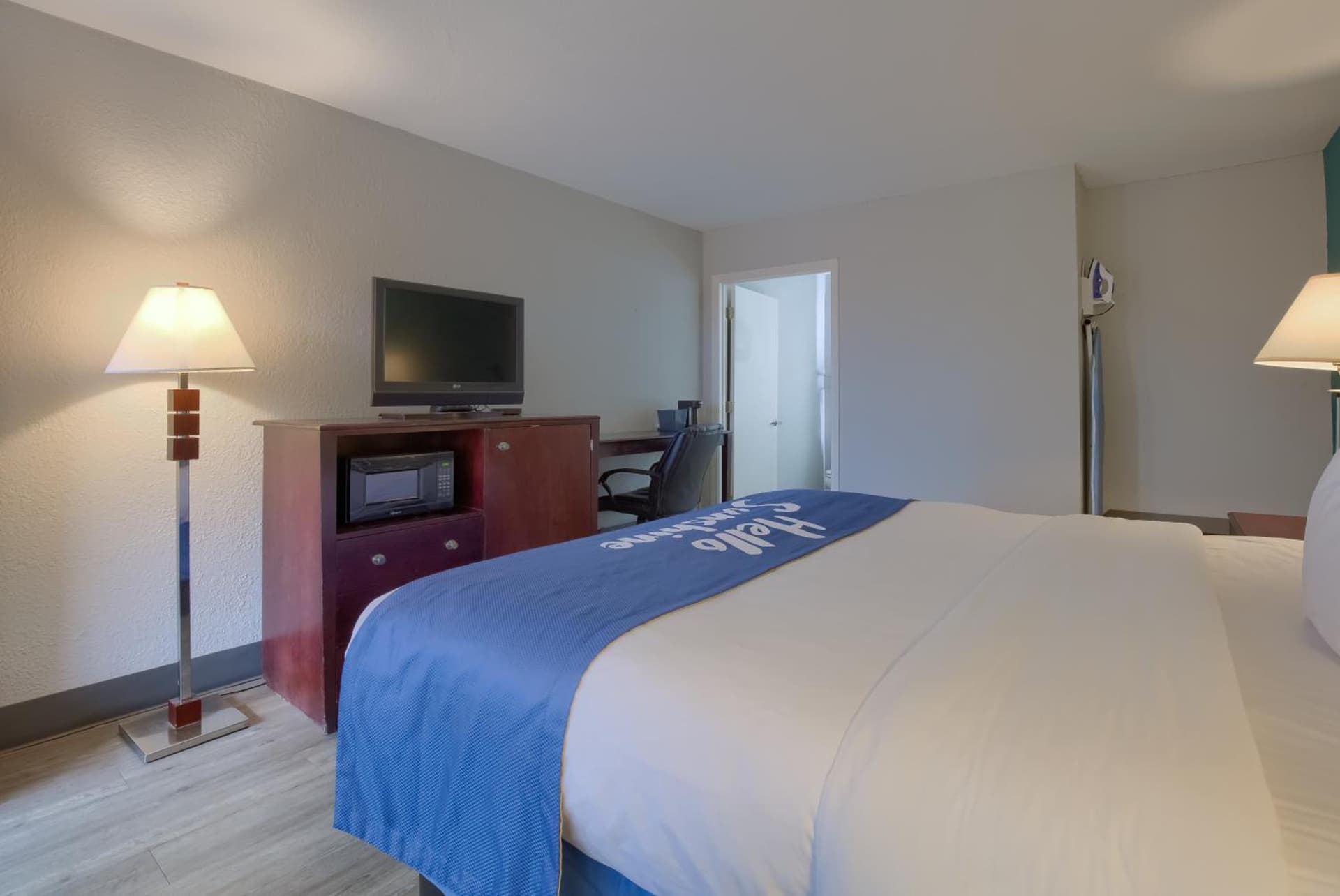 Days Inn by Wyndham Mobile I-65 gallery photo in Mobile, AL — image 40