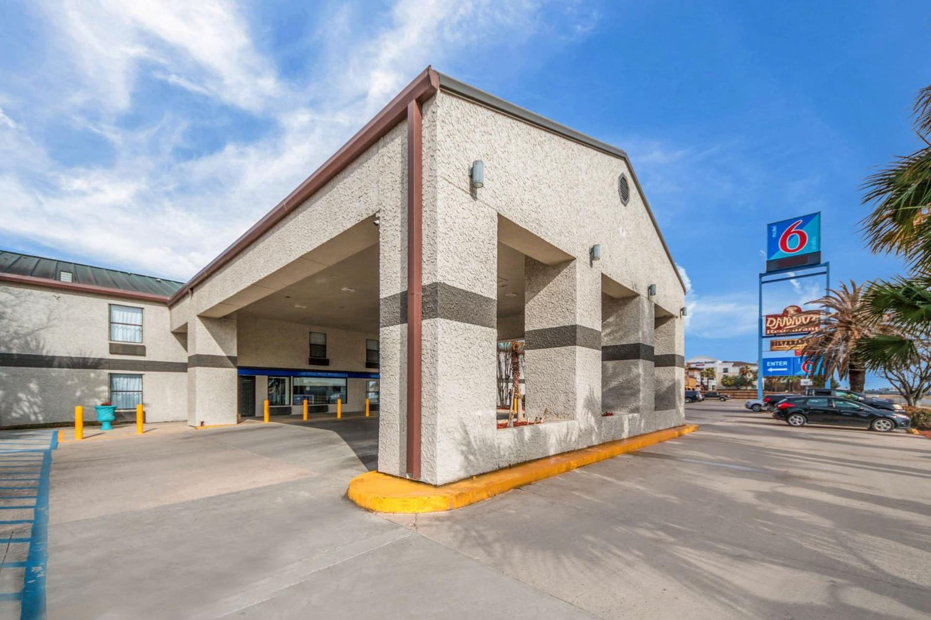 Studio 6 Laredo, Tx - North I-35 featured exterior or lobby in Laredo, TX — similar hotel