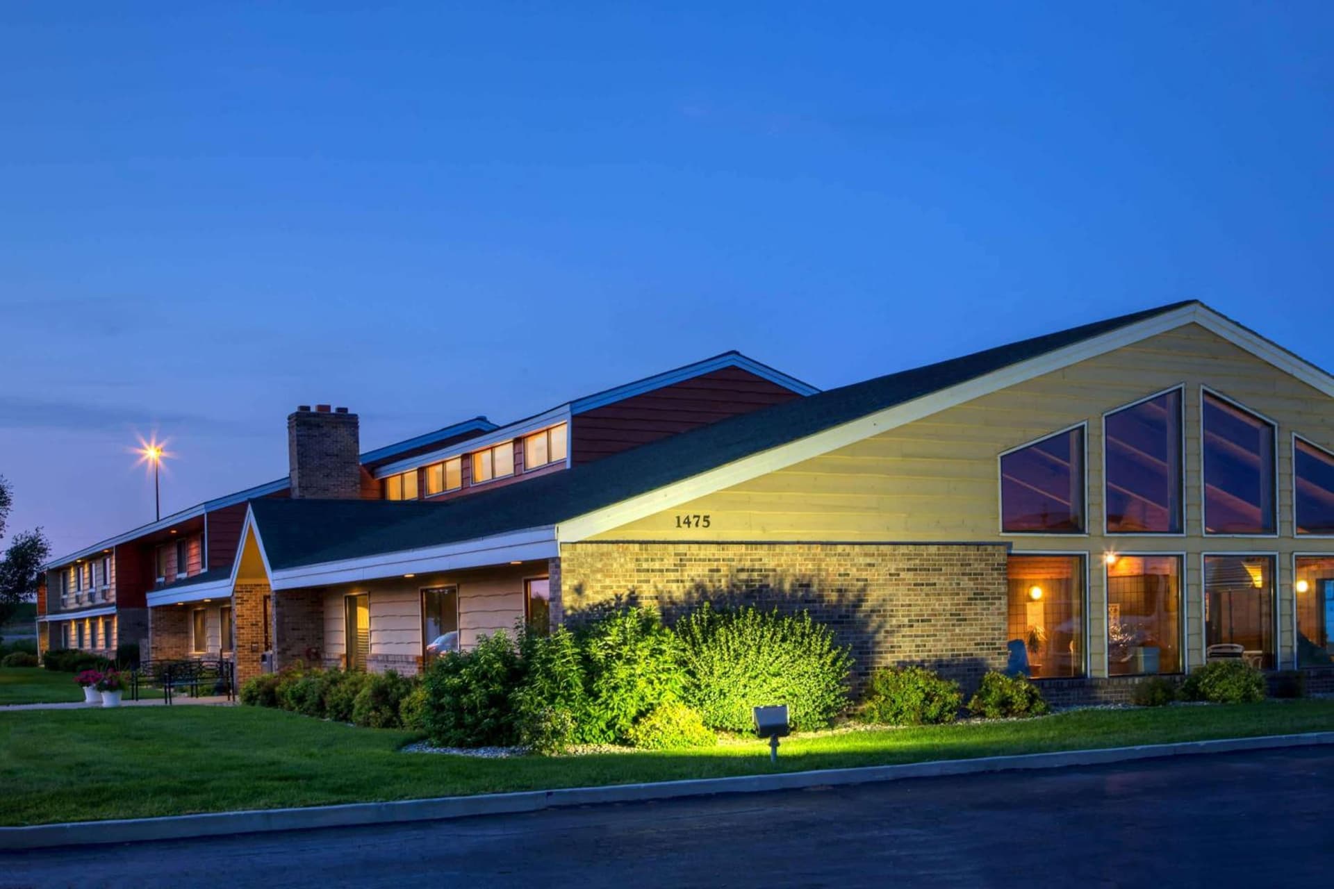 AmericInn by Wyndham Worthington interior in Worthington, MN — gallery photo 2