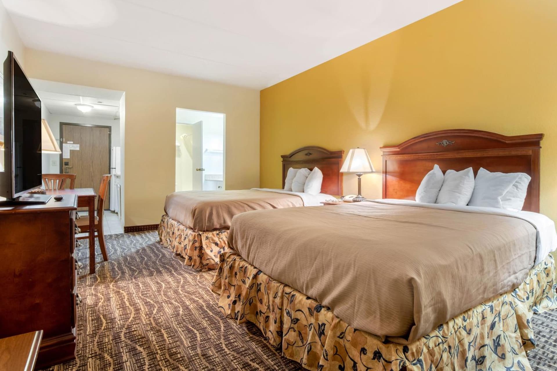 LikeHome Extended Stay Hotel Warner Robins property views in Warner Robins, GA — gallery photo 3