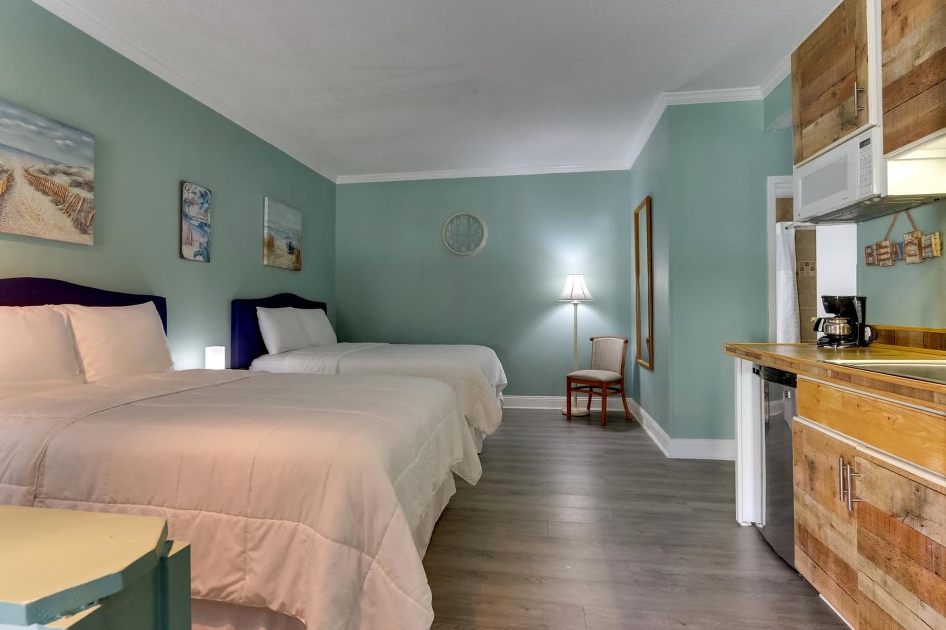 Palm Suites gallery photo in Atlantic Beach, NC — image 13