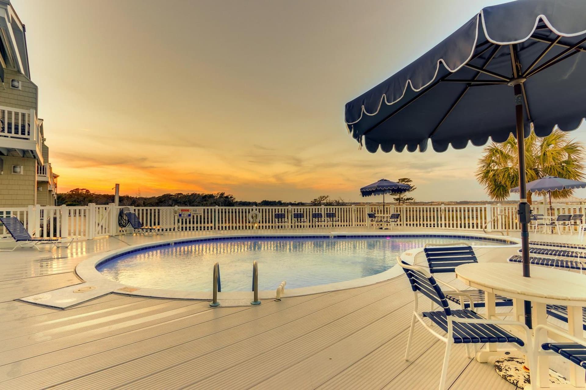 Palm Suites gallery photo in Atlantic Beach, NC — image 7