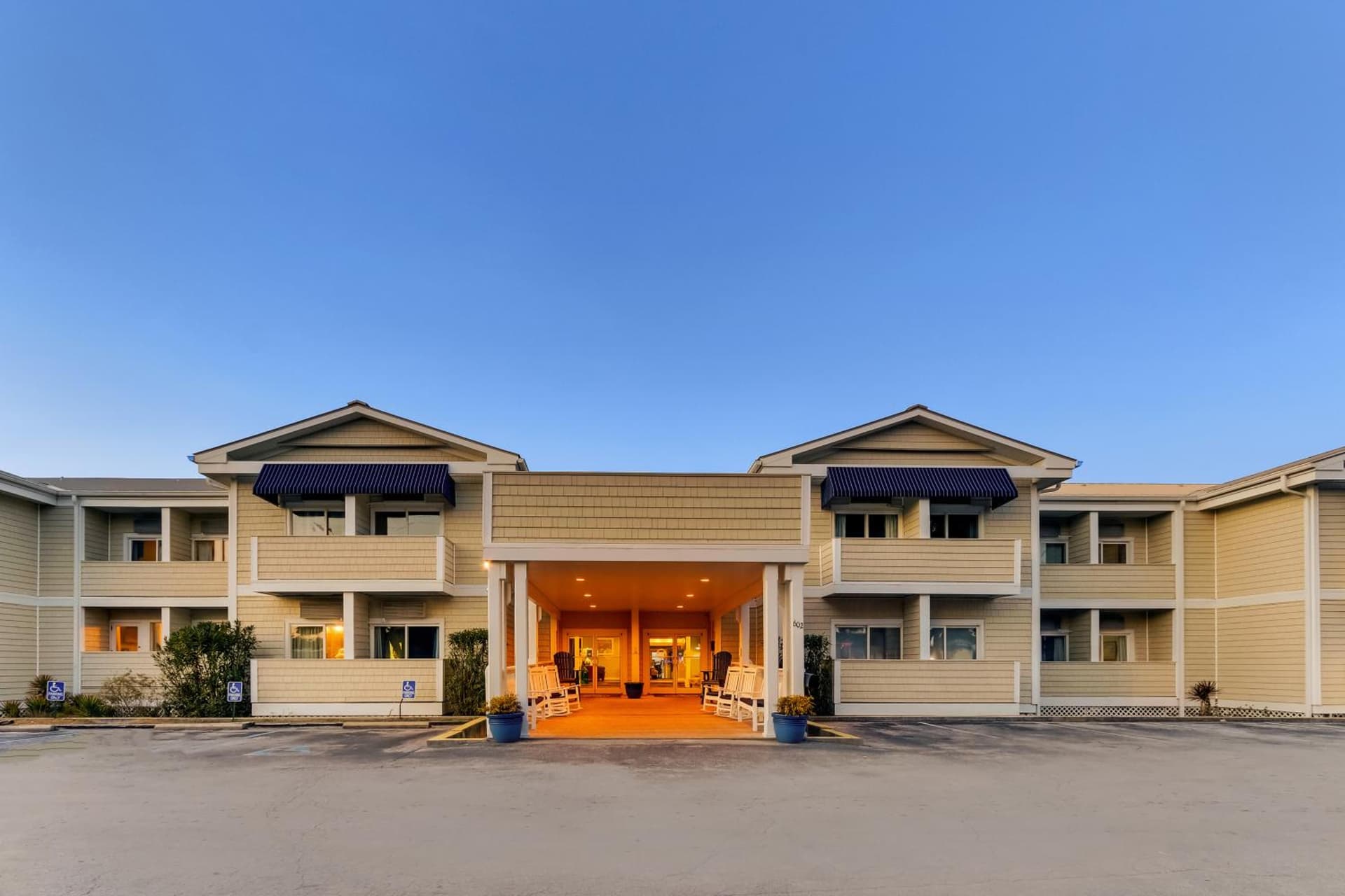 Palm Suites gallery photo in Atlantic Beach, NC — image 28