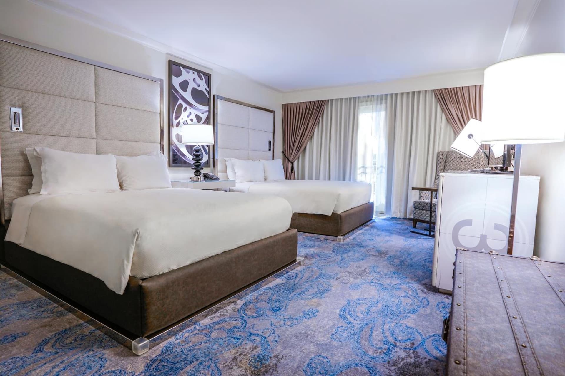 Hotel Amarano Burbank-Hollywood interior in Burbank, CA — gallery photo 2