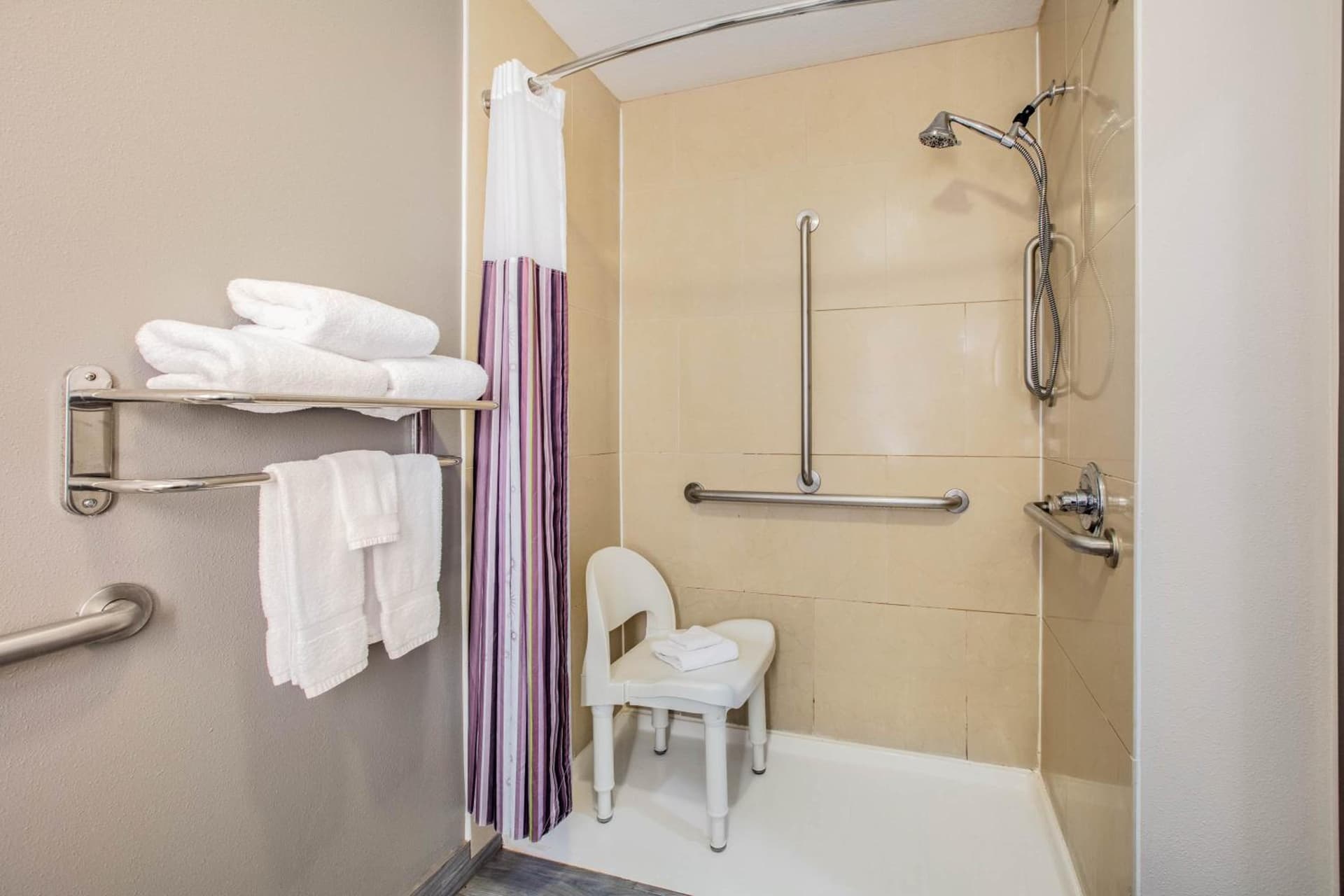 La Quinta by Wyndham McKinney gallery photo in McKinney, TX — image 13