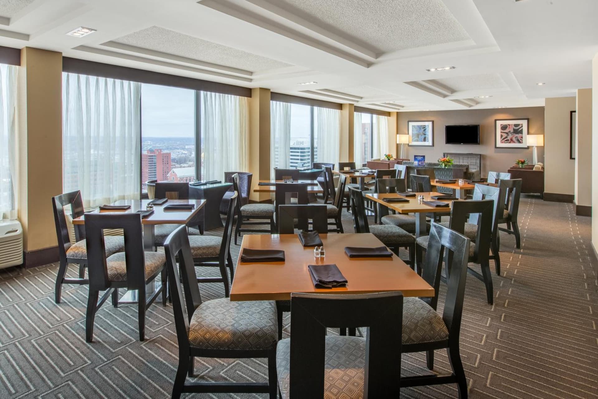 Crowne Plaza Kansas City Downtown by IHG gallery photo in Kansas City, MO — image 8