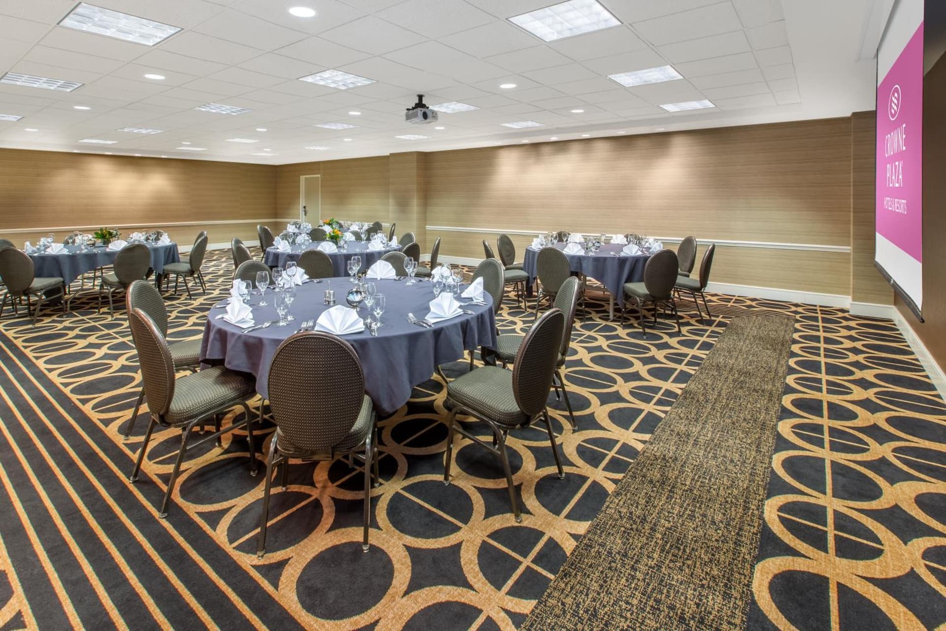 Crowne Plaza Kansas City Downtown by IHG gallery photo in Kansas City, MO — image 41