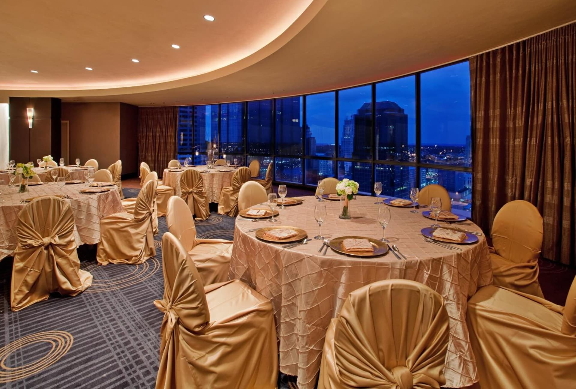 Crowne Plaza Kansas City Downtown by IHG gallery photo in Kansas City, MO — image 76