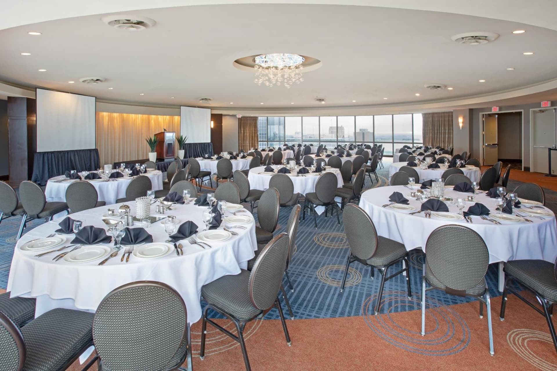 Crowne Plaza Kansas City Downtown by IHG gallery photo in Kansas City, MO — image 77