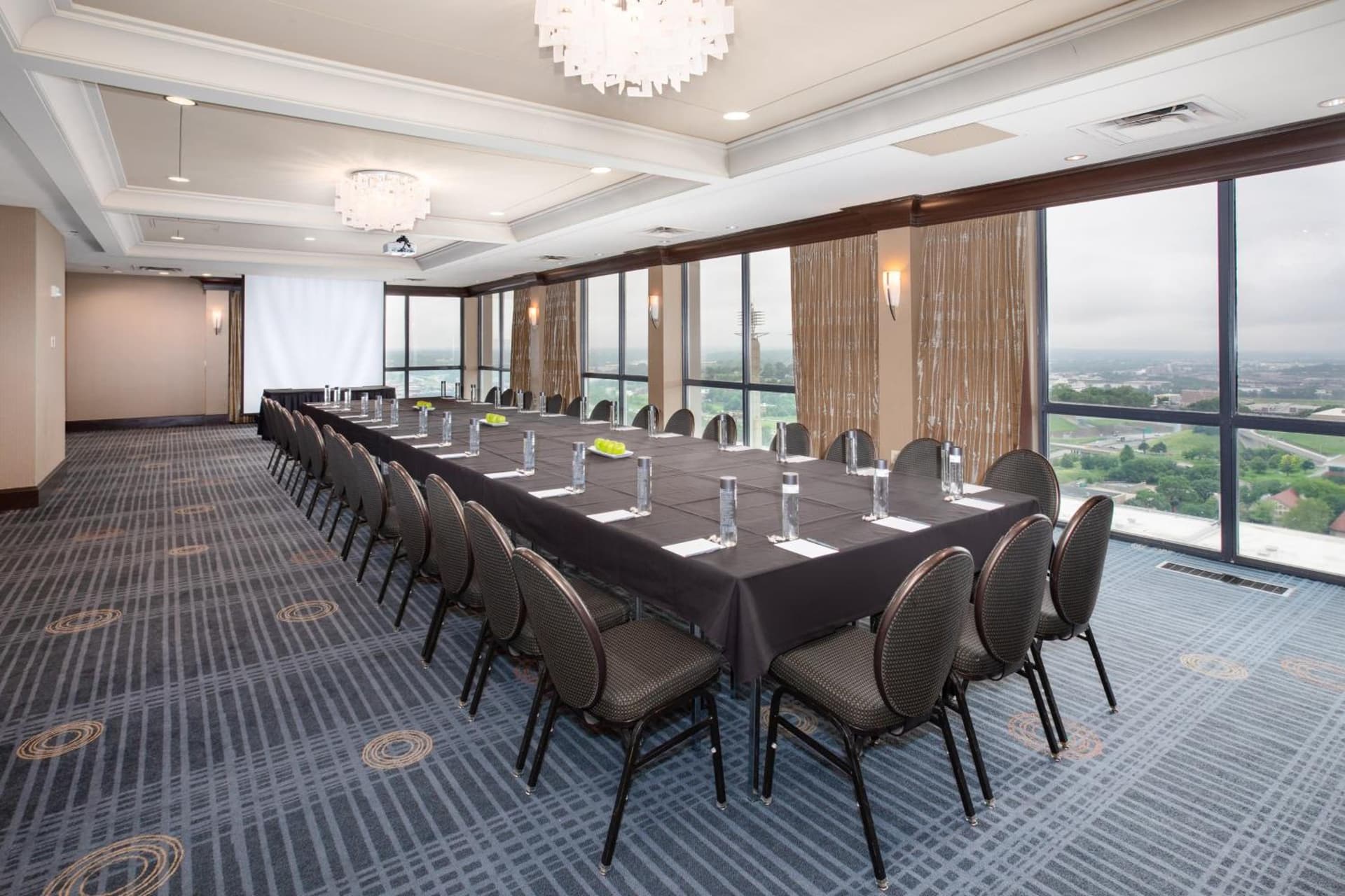 Crowne Plaza Kansas City Downtown by IHG gallery photo in Kansas City, MO — image 92