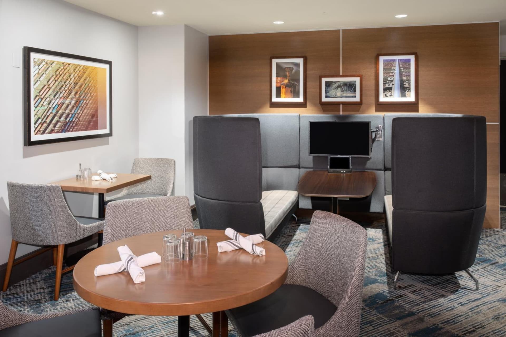 Crowne Plaza Kansas City Downtown by IHG gallery photo in Kansas City, MO — image 111