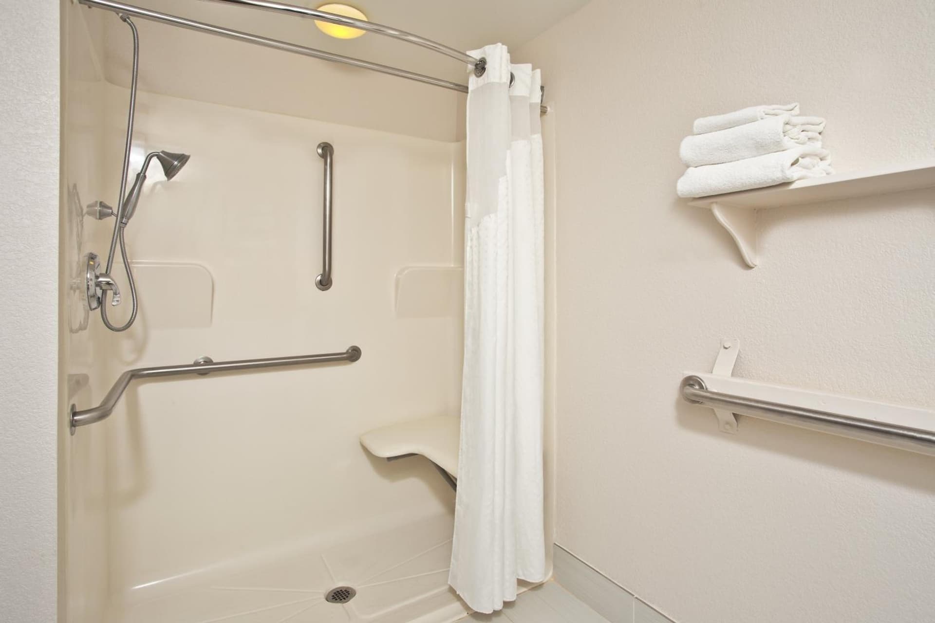 Holiday Inn Express Hotel and Suites Harrington - Dover Area by IHG gallery photo in Harrington, DE — image 5