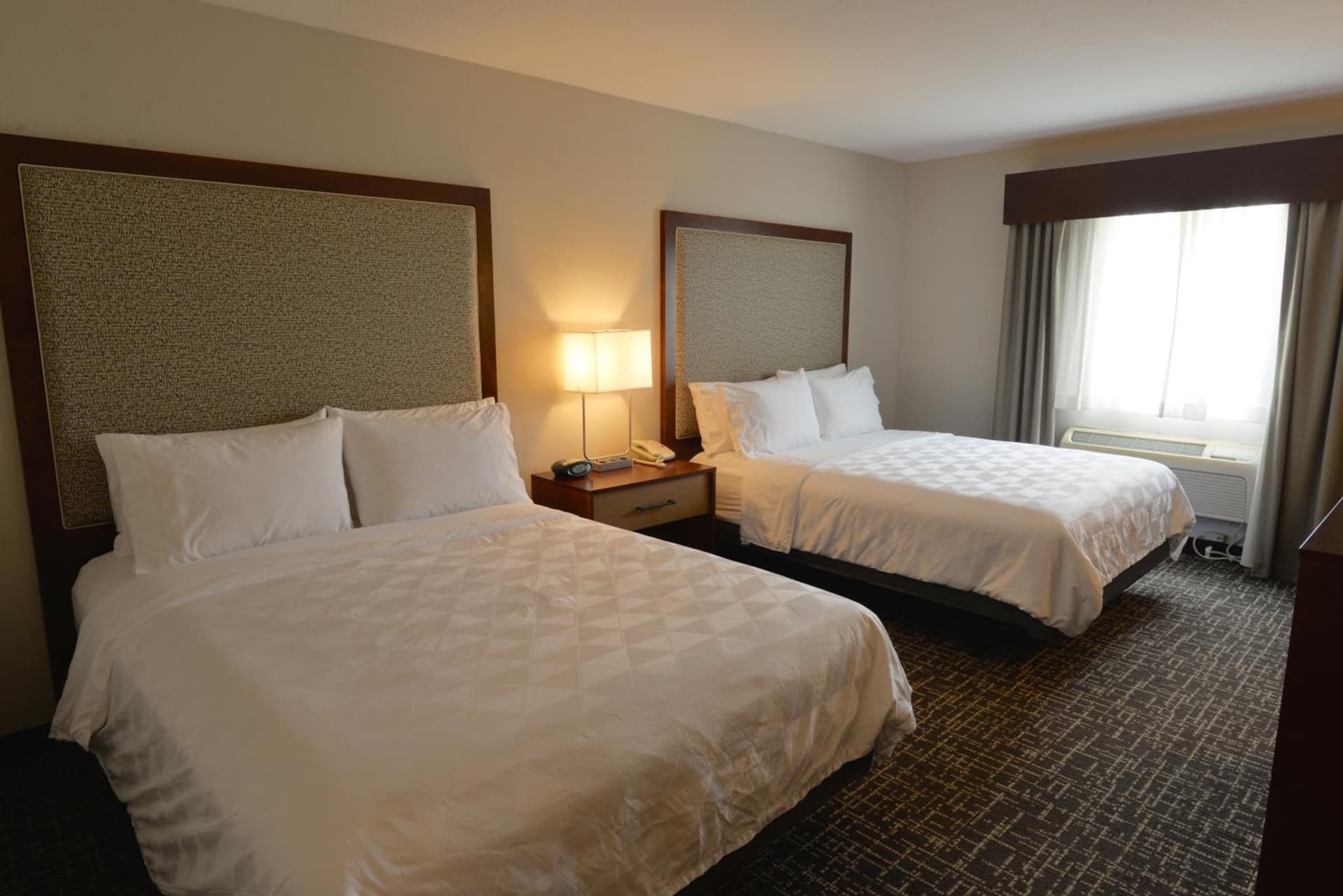 Holiday Inn Hotel & Suites Minneapolis-Lakeville by IHG interior in Lakeville, MN — gallery photo 2