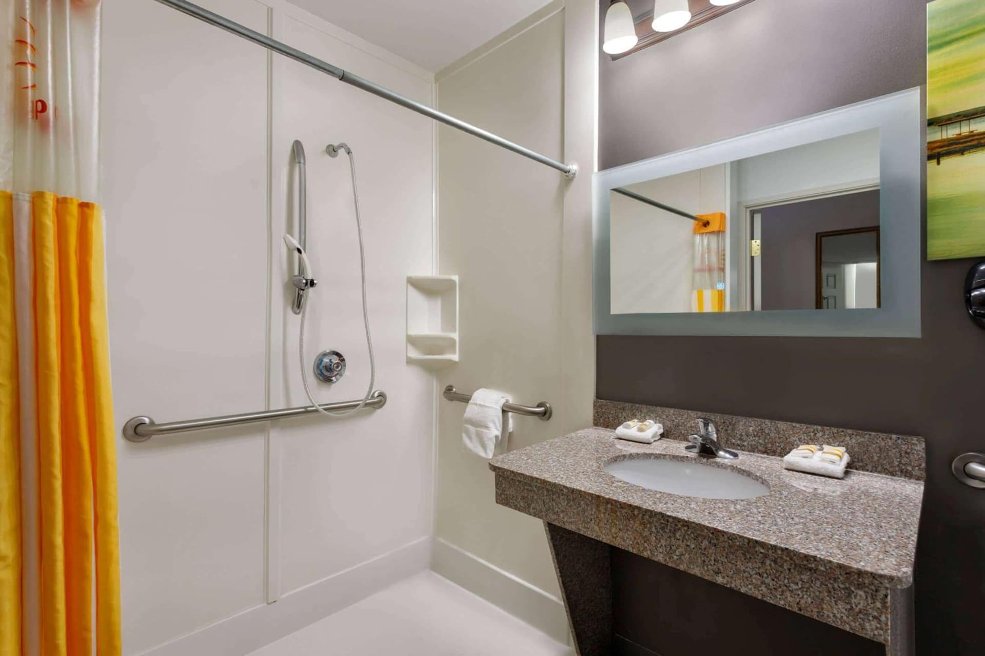 La Quinta by Wyndham I-20 Longview South interior in Longview, TX — gallery photo 2