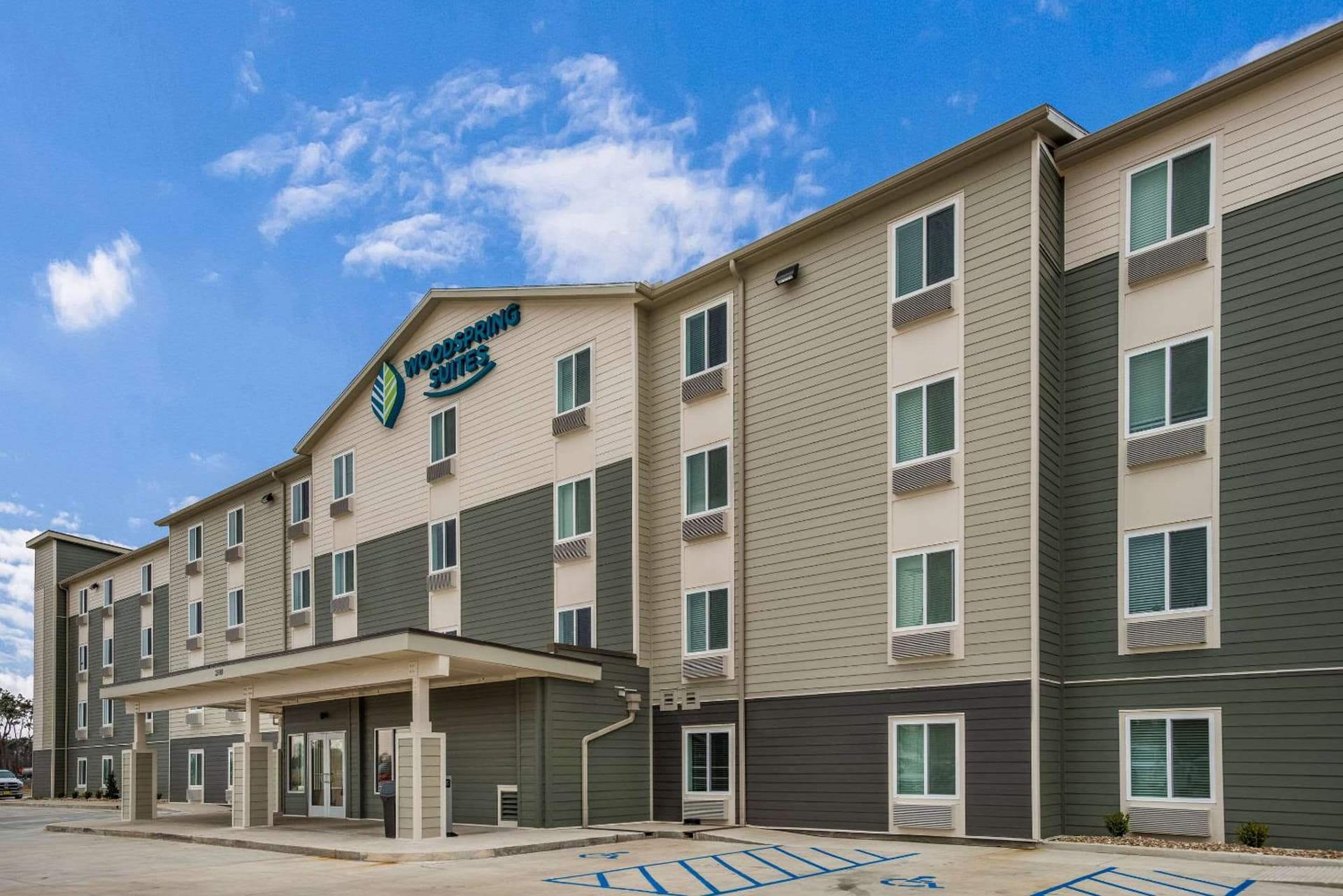 WoodSpring Suites Sulphur - Lake Charles interior in Sulphur, LA — gallery photo 2