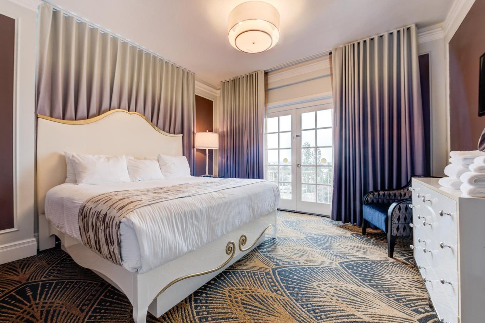 Inn at the Park interior in San Diego, CA — gallery photo 2