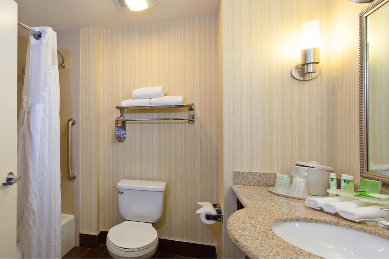 Spark by Hilton Pecos interior in Pecos — gallery photo 2