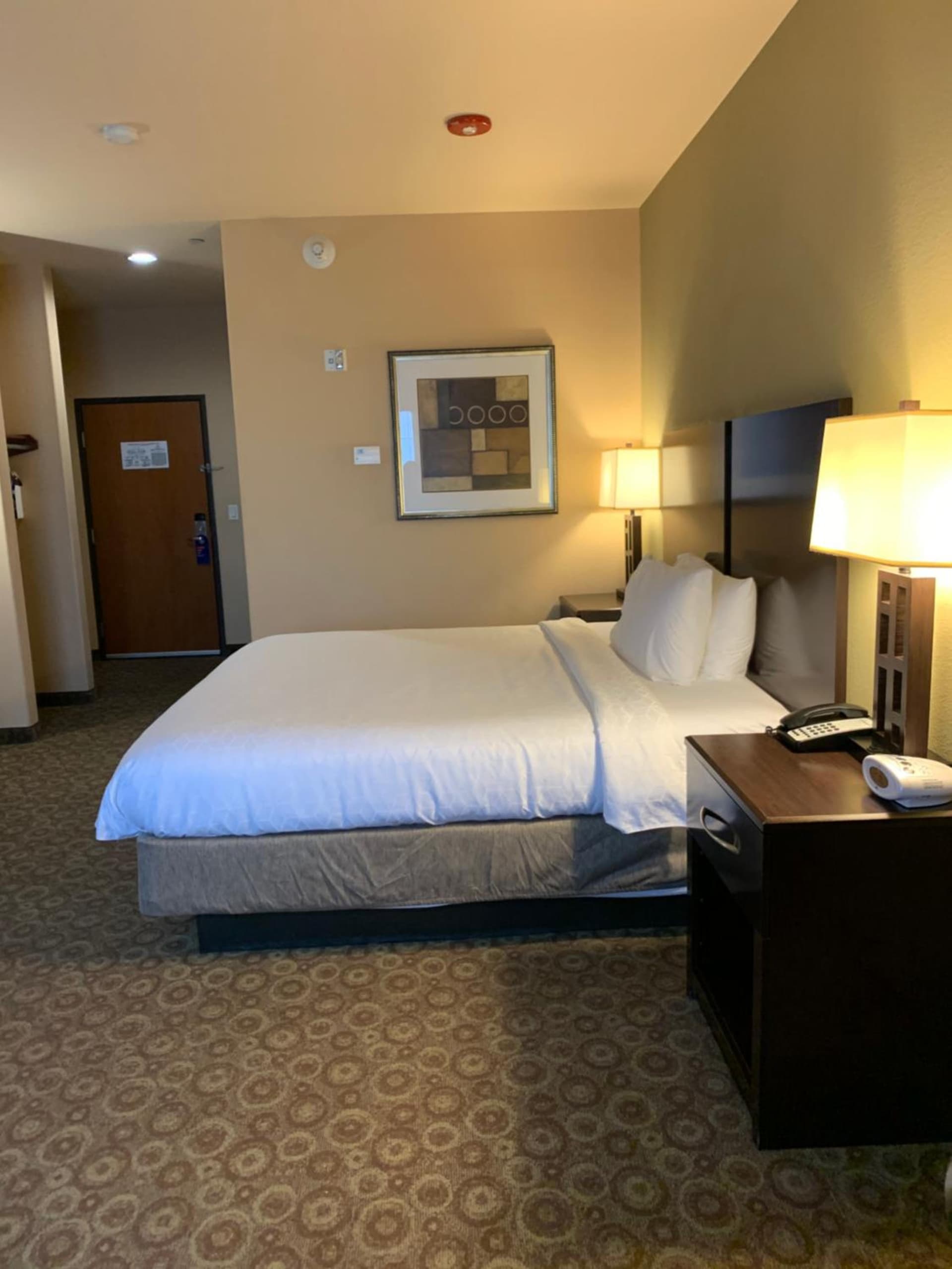 Spark by Hilton Pecos property views in Pecos — gallery photo 3