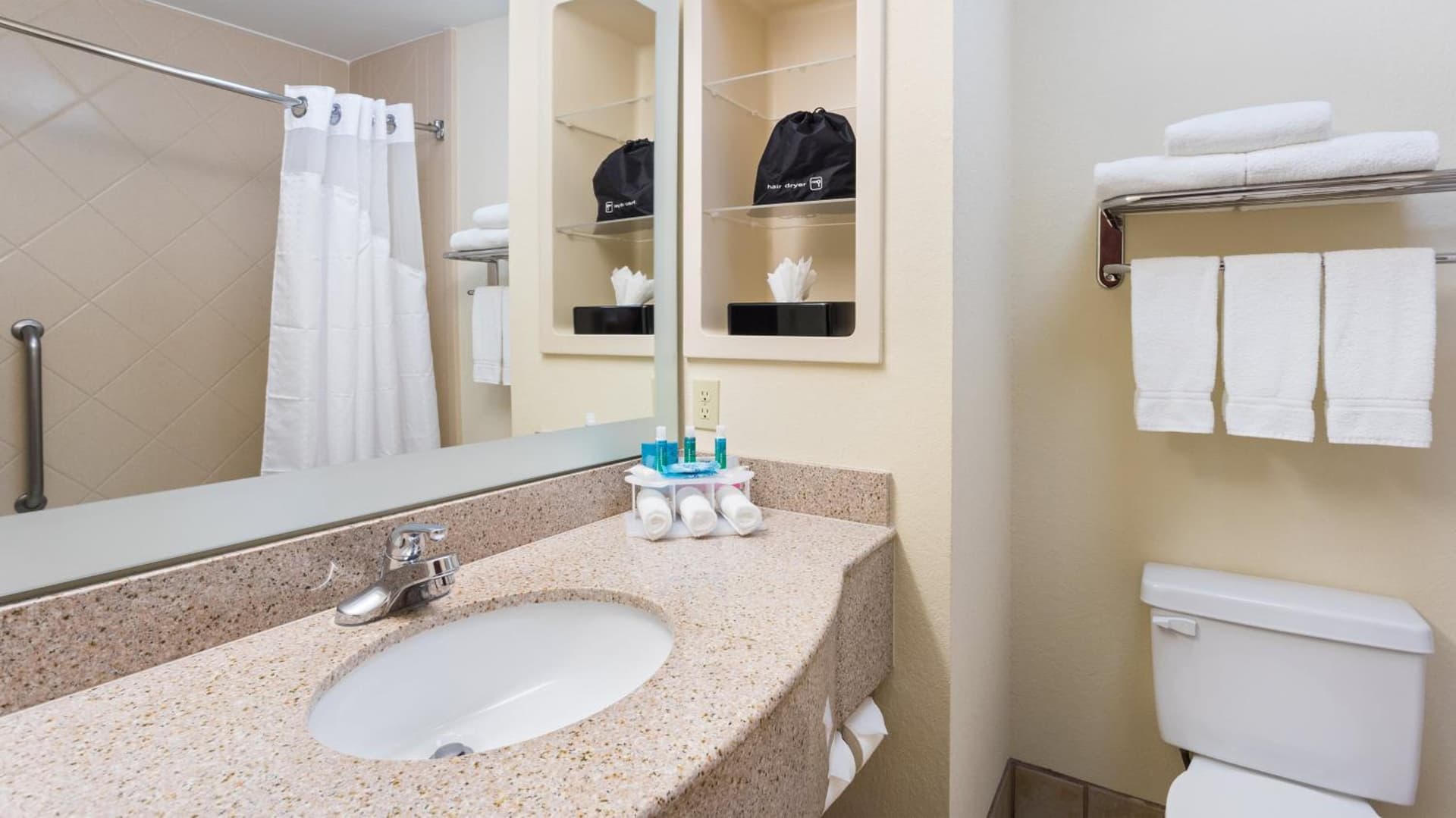 Holiday Inn Express Hotel & Suites Twentynine Palms by IHG interior in Twentynine Palms, CA — gallery photo 2