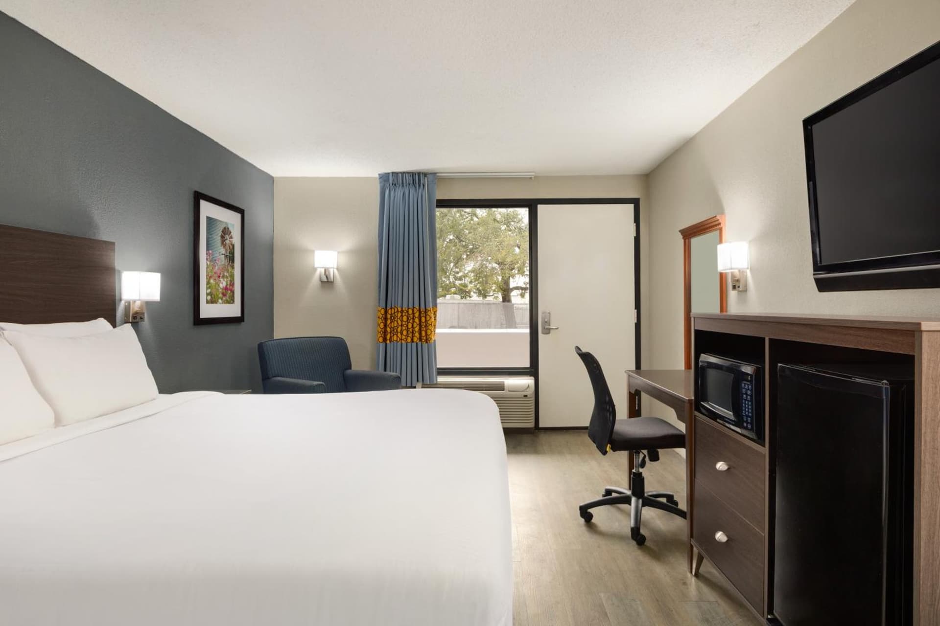 Baymont by Wyndham Wilmington gallery photo in Wilmington, NC — image 49
