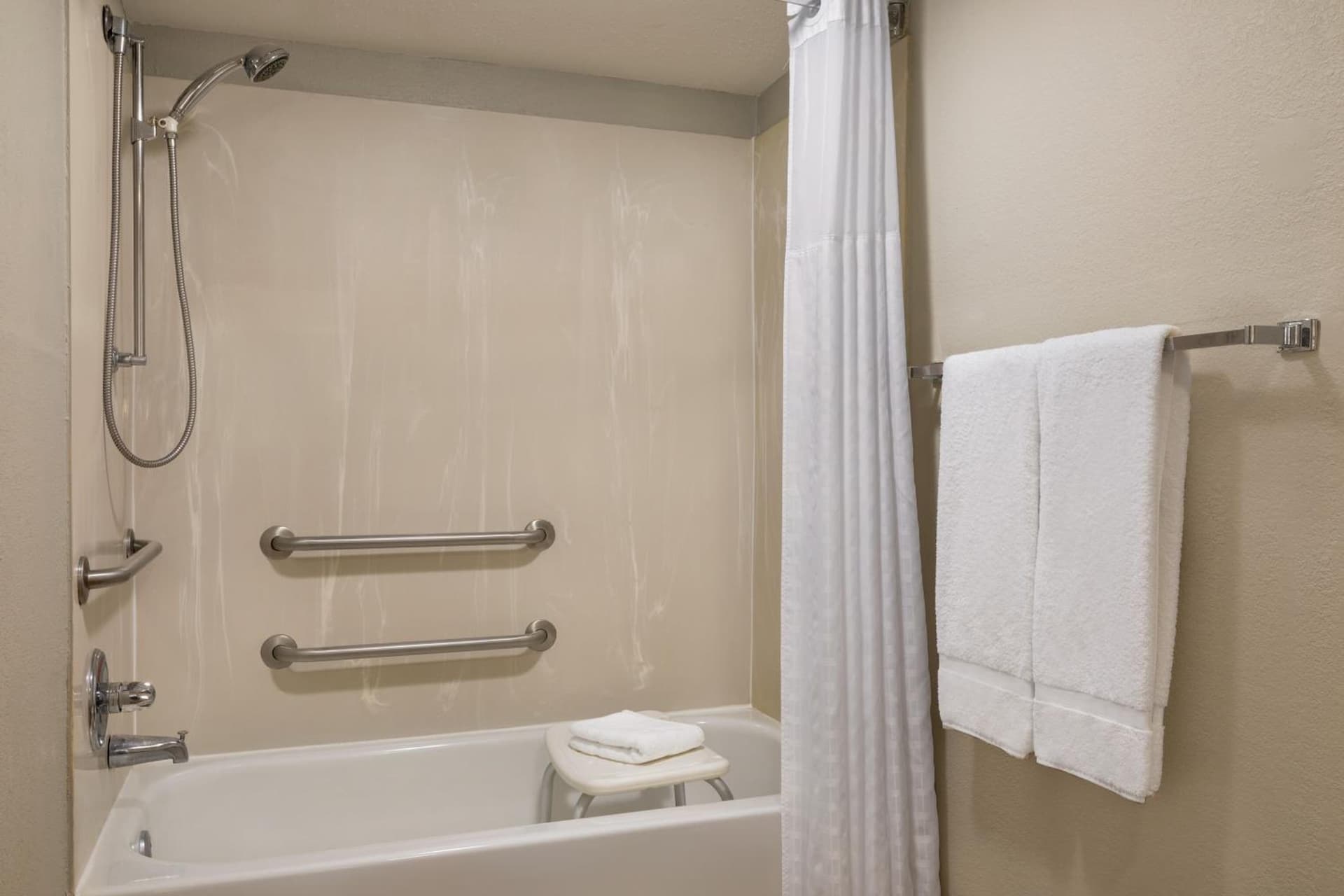 Baymont by Wyndham Wilmington gallery photo in Wilmington, NC — image 38