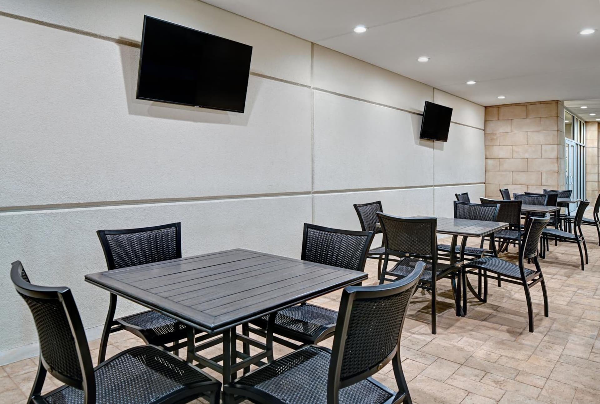 Holiday Inn Express & Suites Memorial – CityCentre by IHG gallery photo in Houston, TX — image 7
