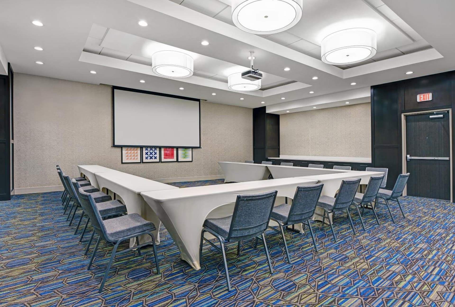 Holiday Inn Express & Suites Memorial – CityCentre by IHG interior in Houston, TX — gallery photo 2