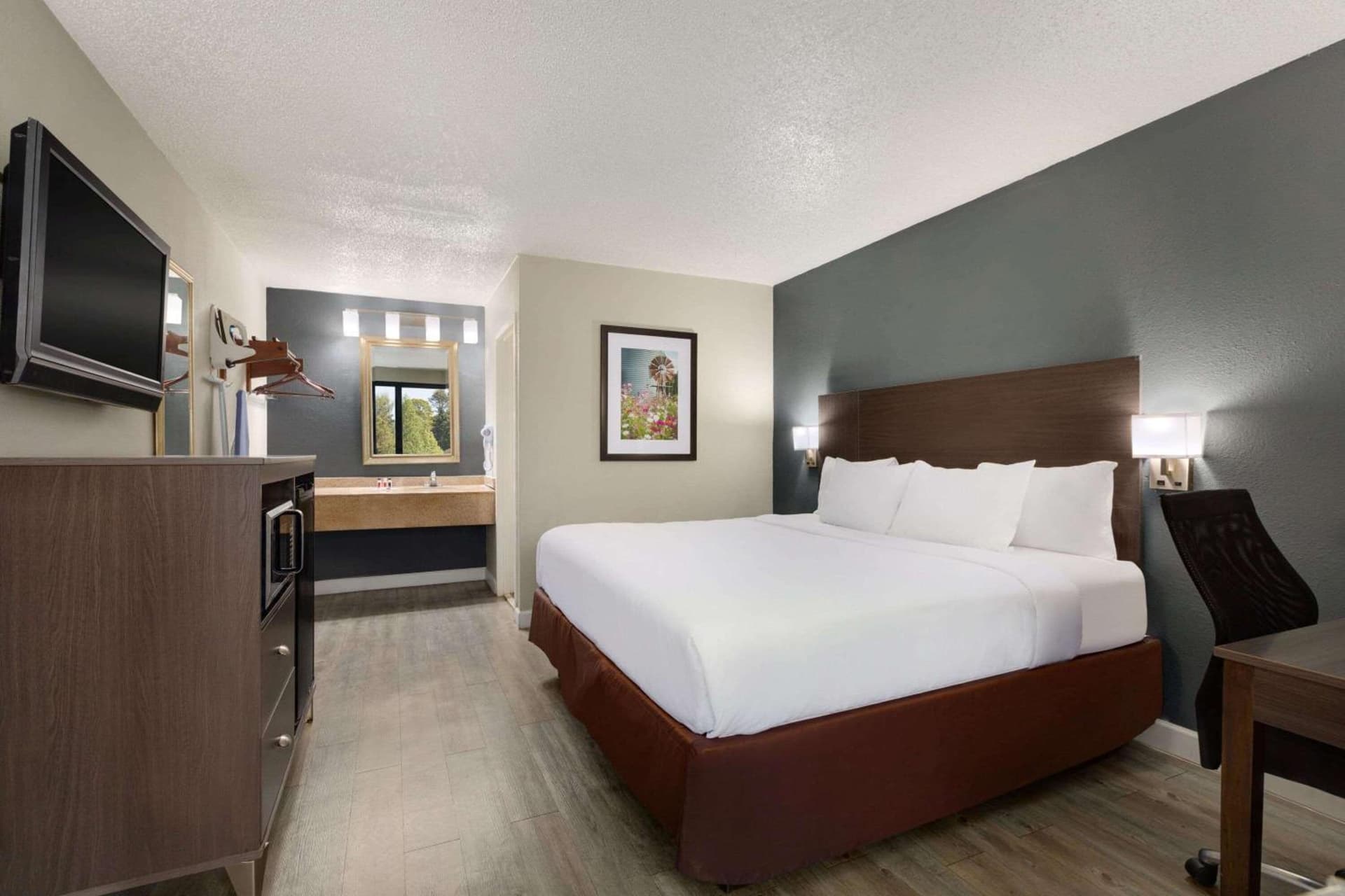 Baymont by Wyndham Wilmington gallery photo in Wilmington, NC — image 37