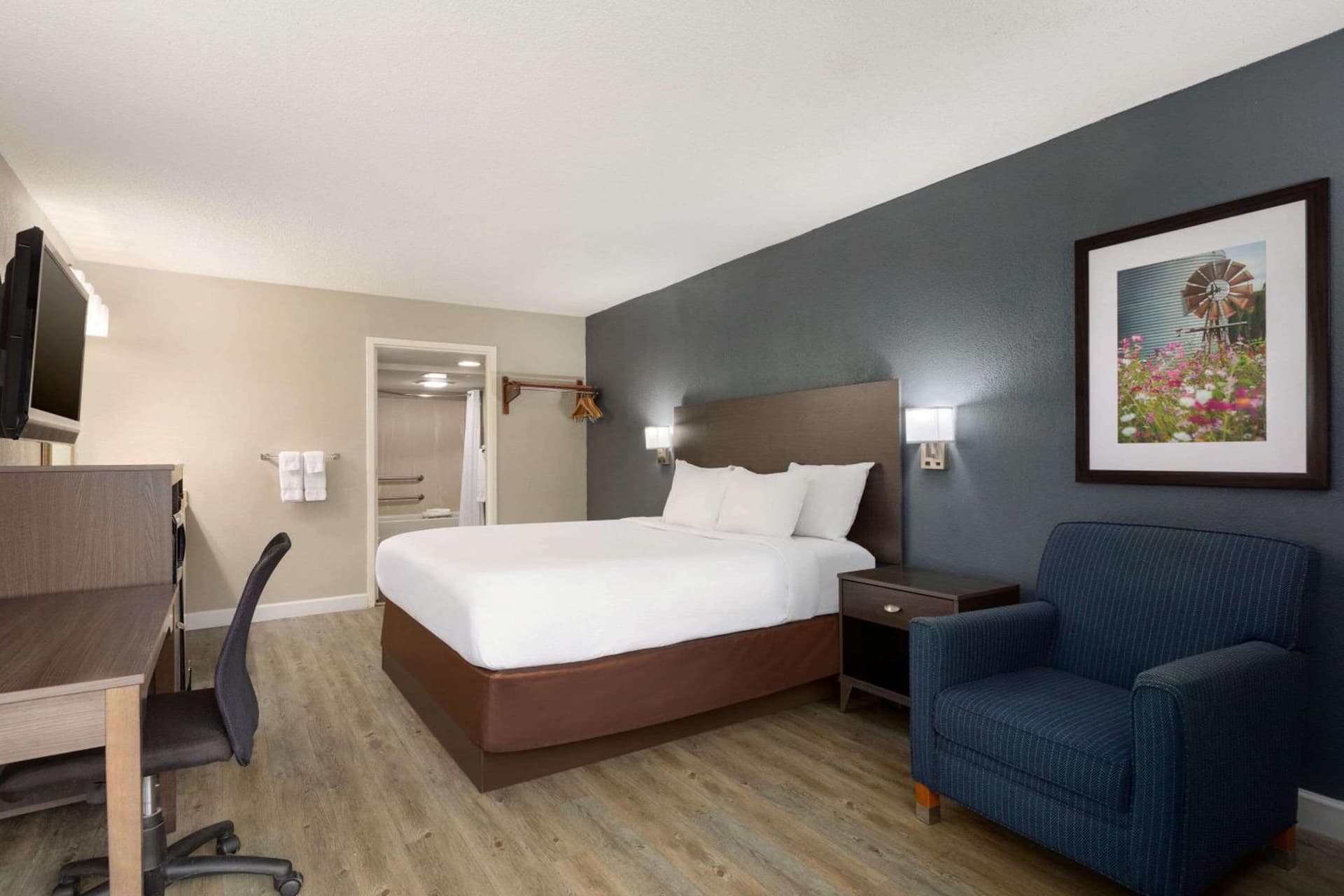 Baymont by Wyndham Wilmington gallery photo in Wilmington, NC — image 9