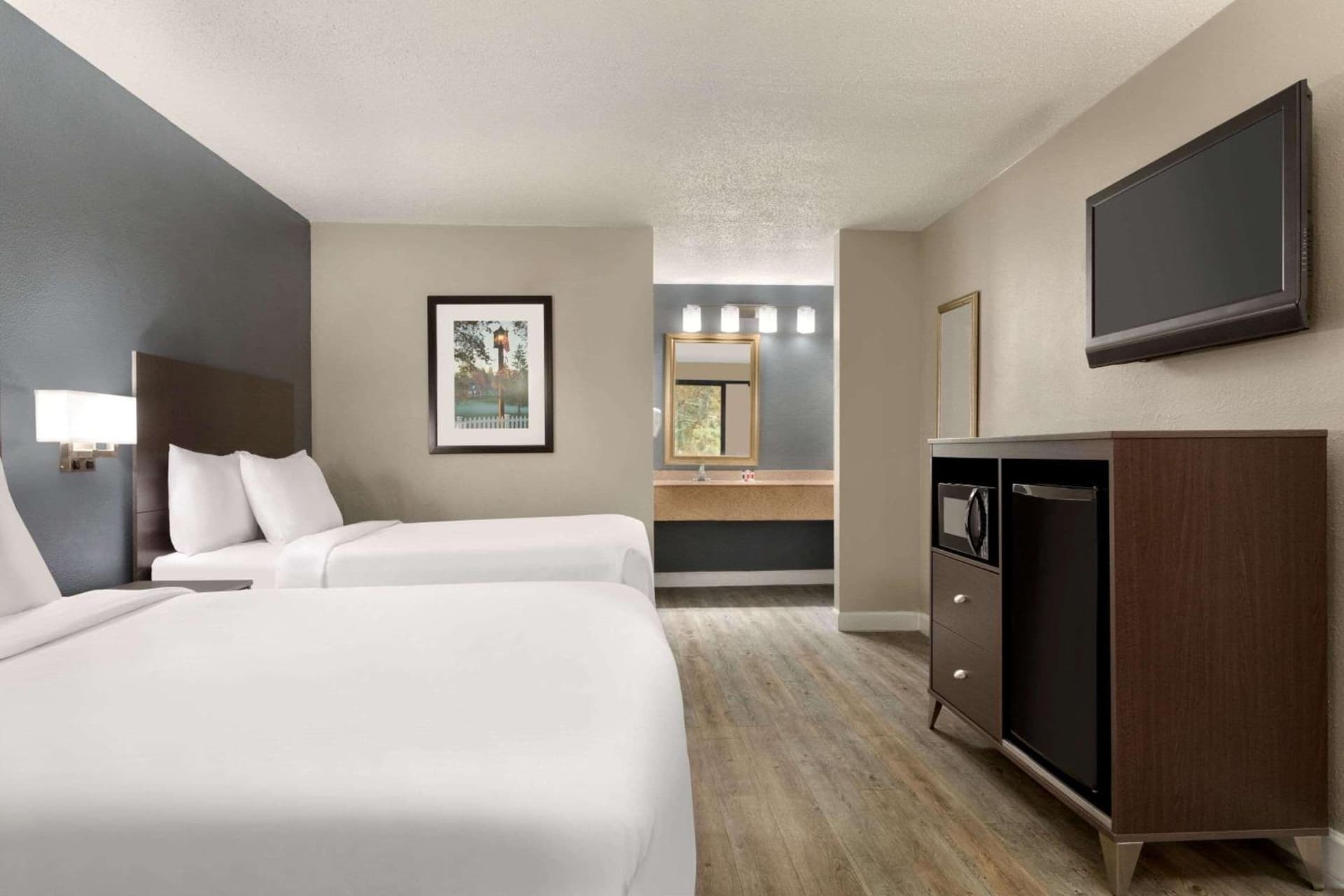Baymont by Wyndham Wilmington gallery photo in Wilmington, NC — image 4