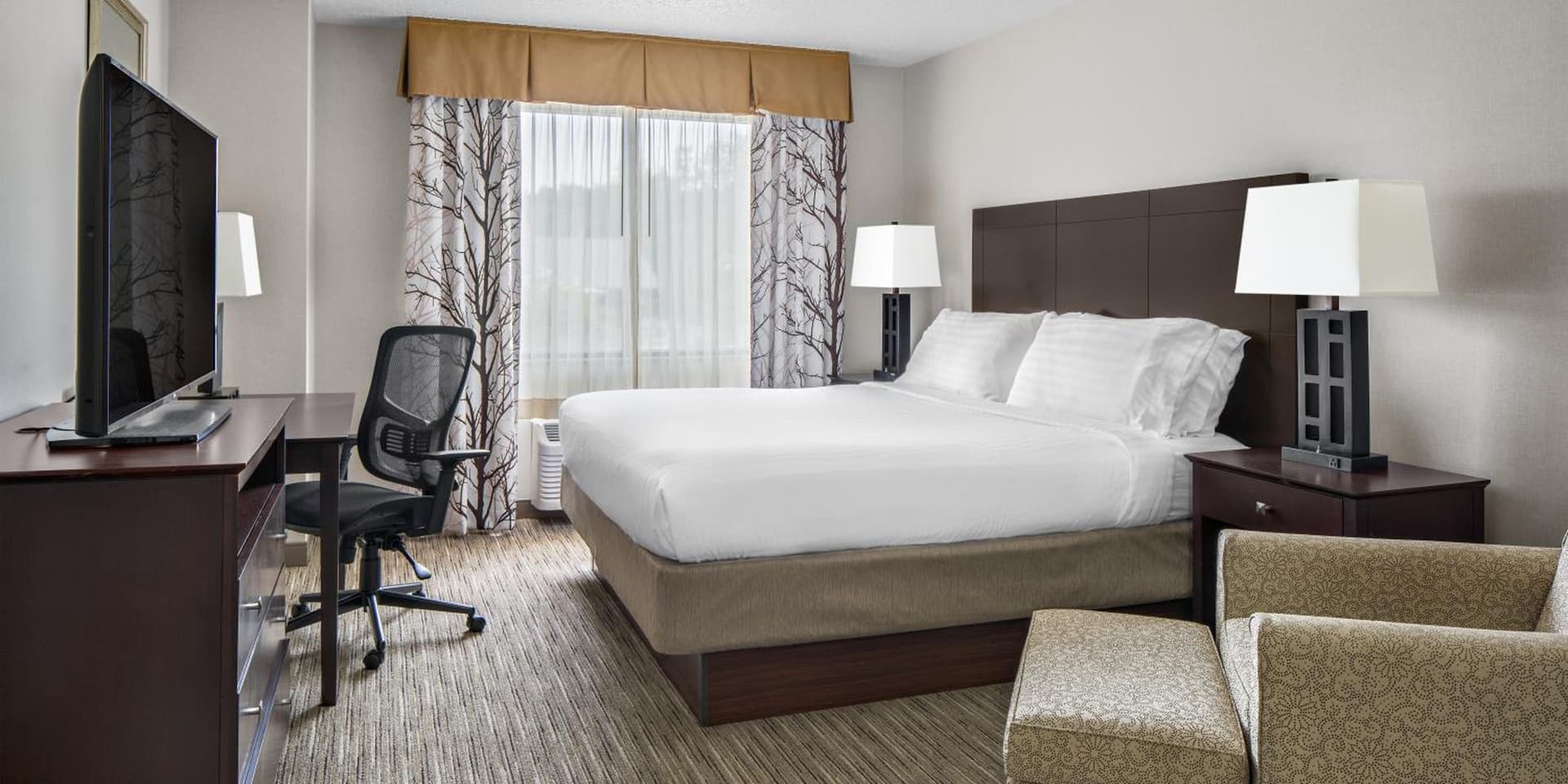 Holiday Inn Express Grove City - Premium Outlet Mall by IHG gallery photo in Grove City, PA — image 37