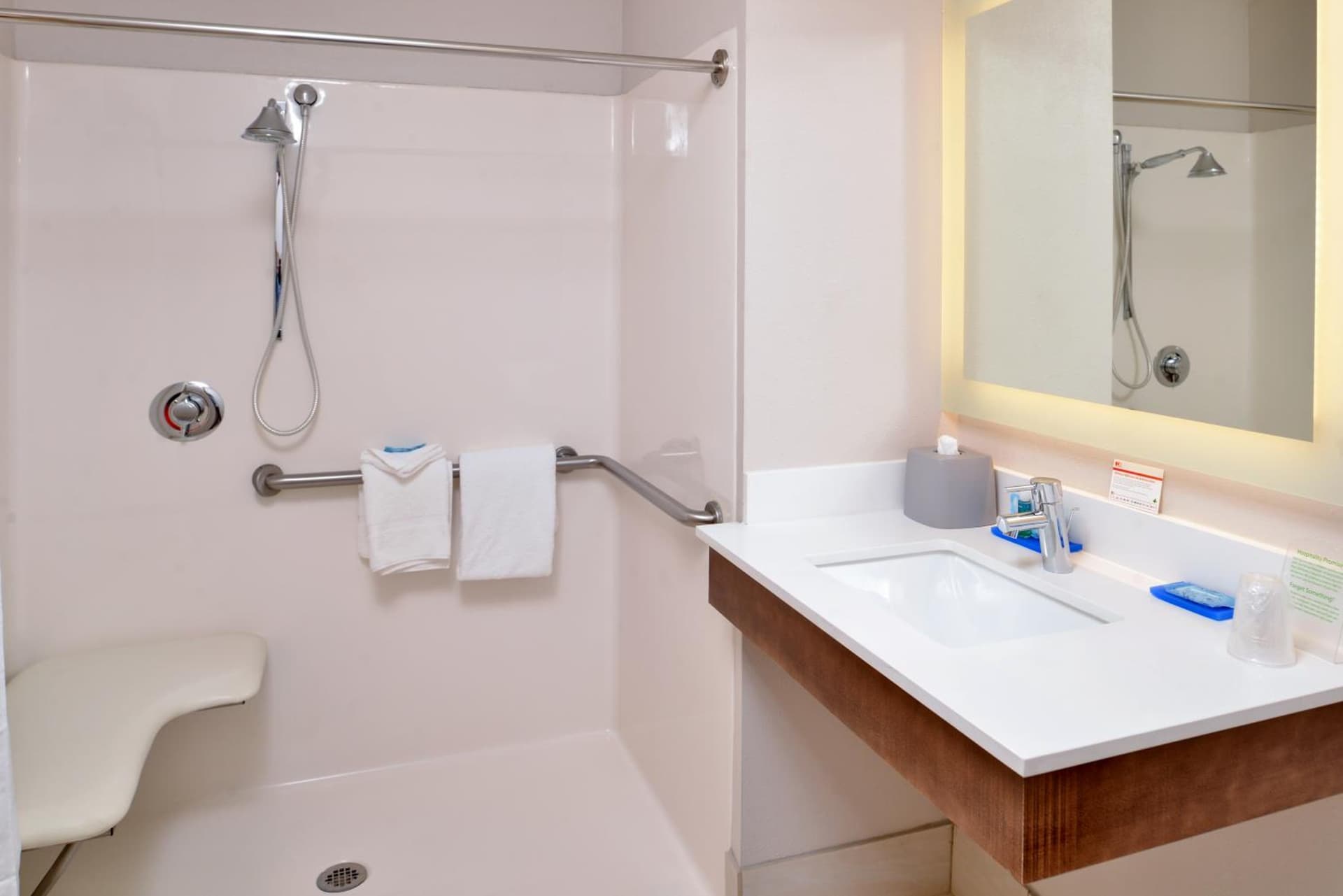 Holiday Inn Express Hotel & Suites Cincinnati - Mason by IHG interior in Mason, OH — gallery photo 2