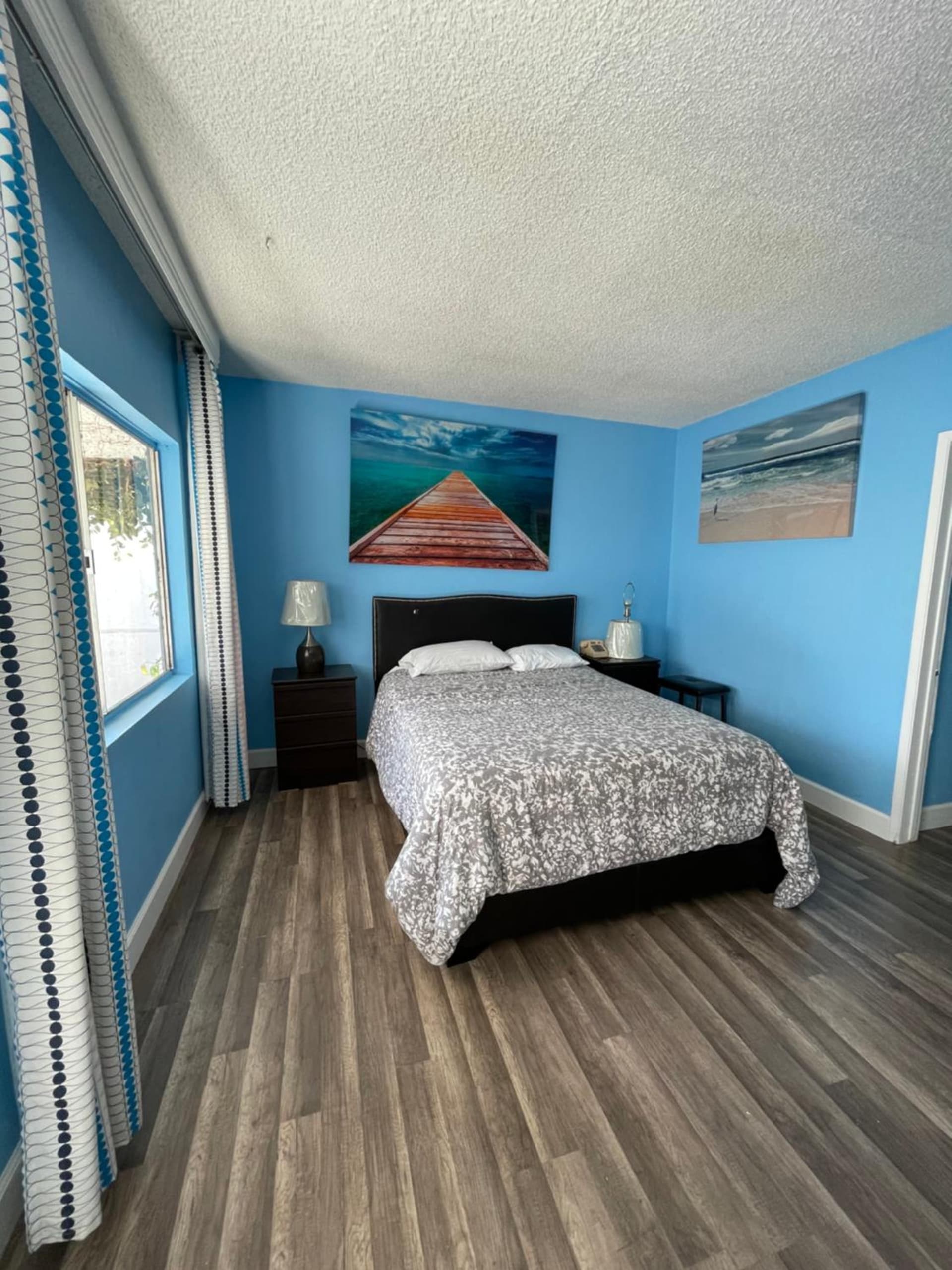 LA Adventurer Hotel interior in Inglewood, CA — gallery photo 2