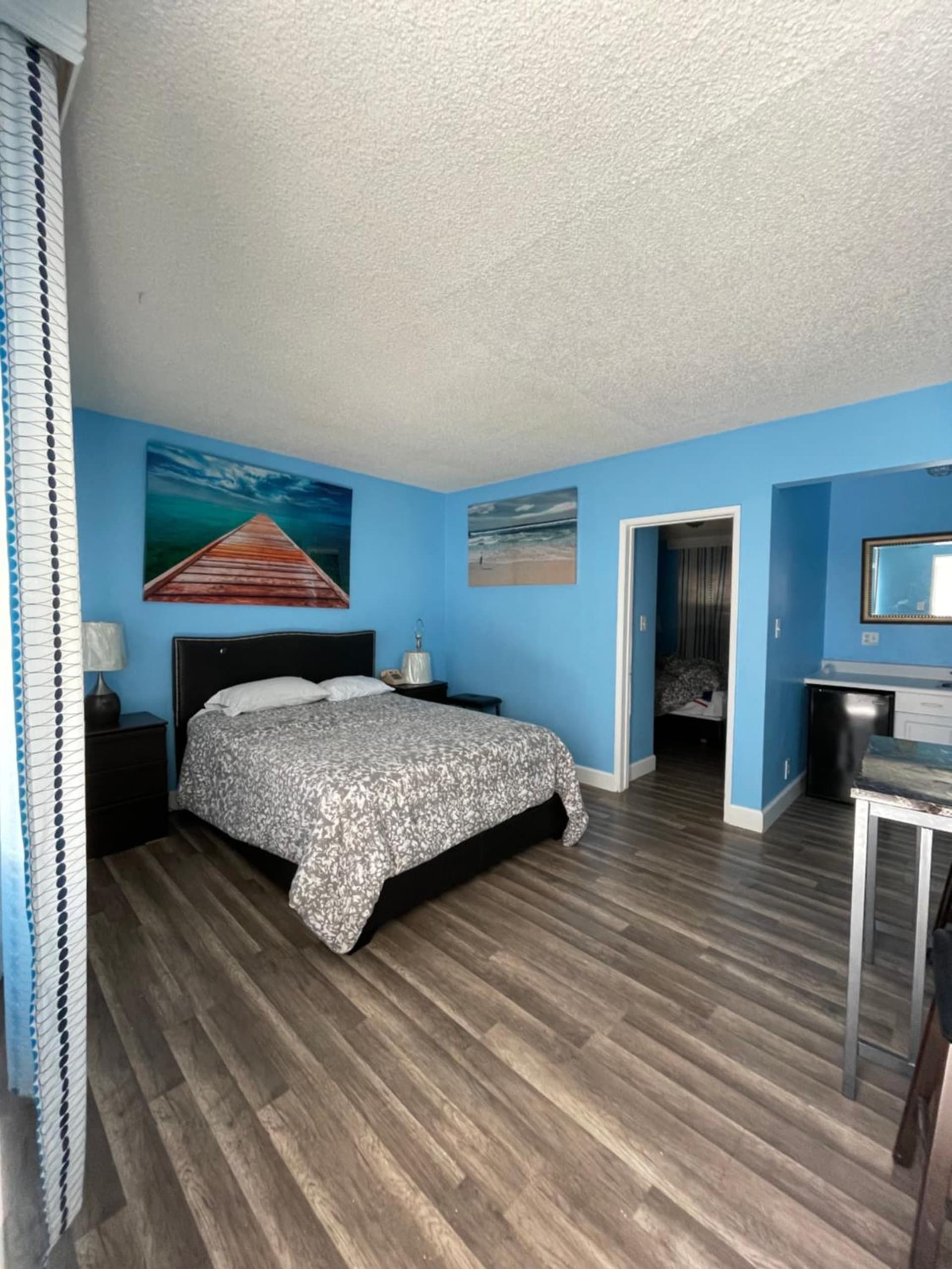 LA Adventurer Hotel gallery photo in Inglewood, CA — image 8