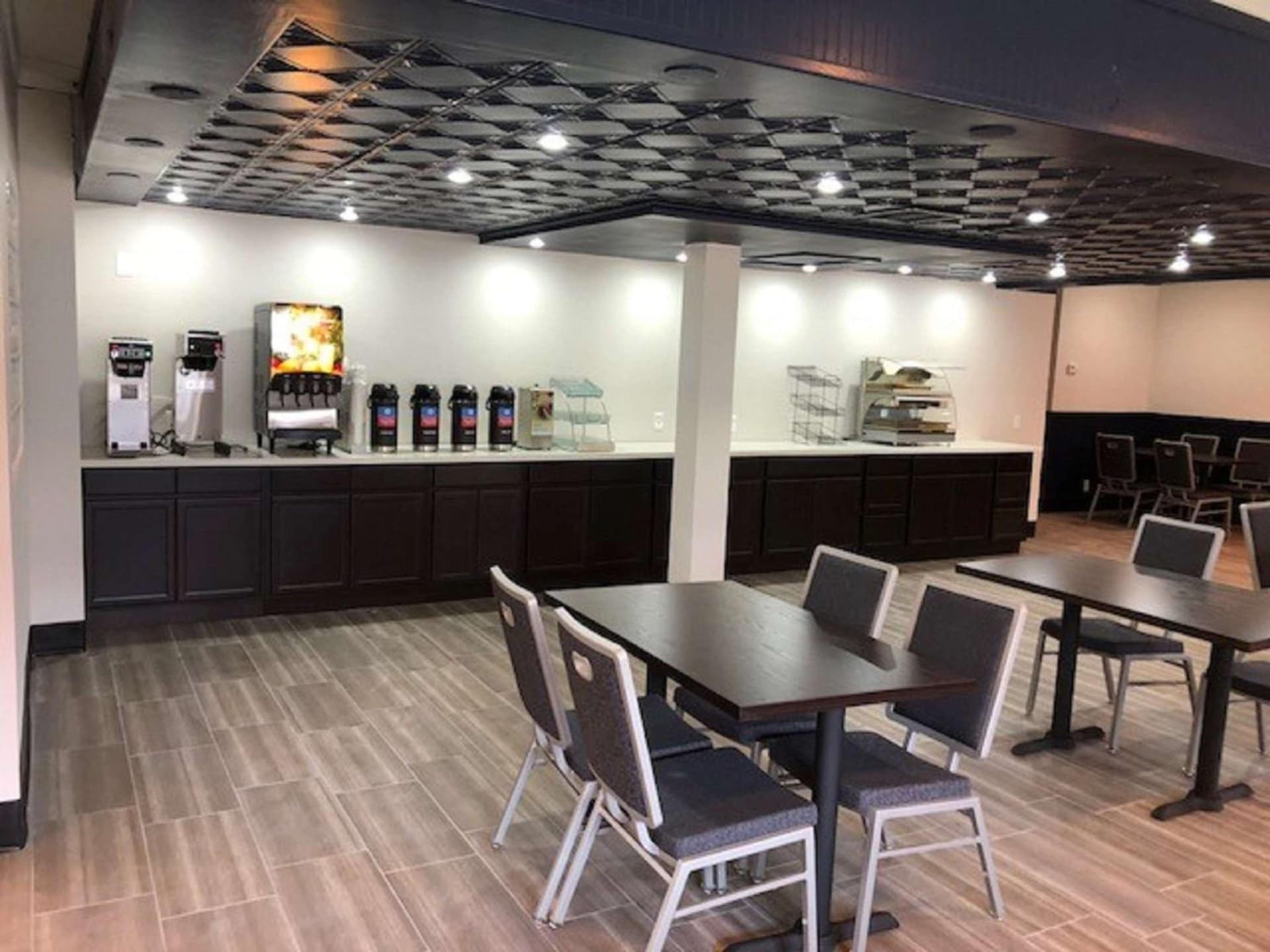 SureStay Plus Hotel by Best Western Sacramento Cal Expo gallery photo in Sacramento, CA — image 31