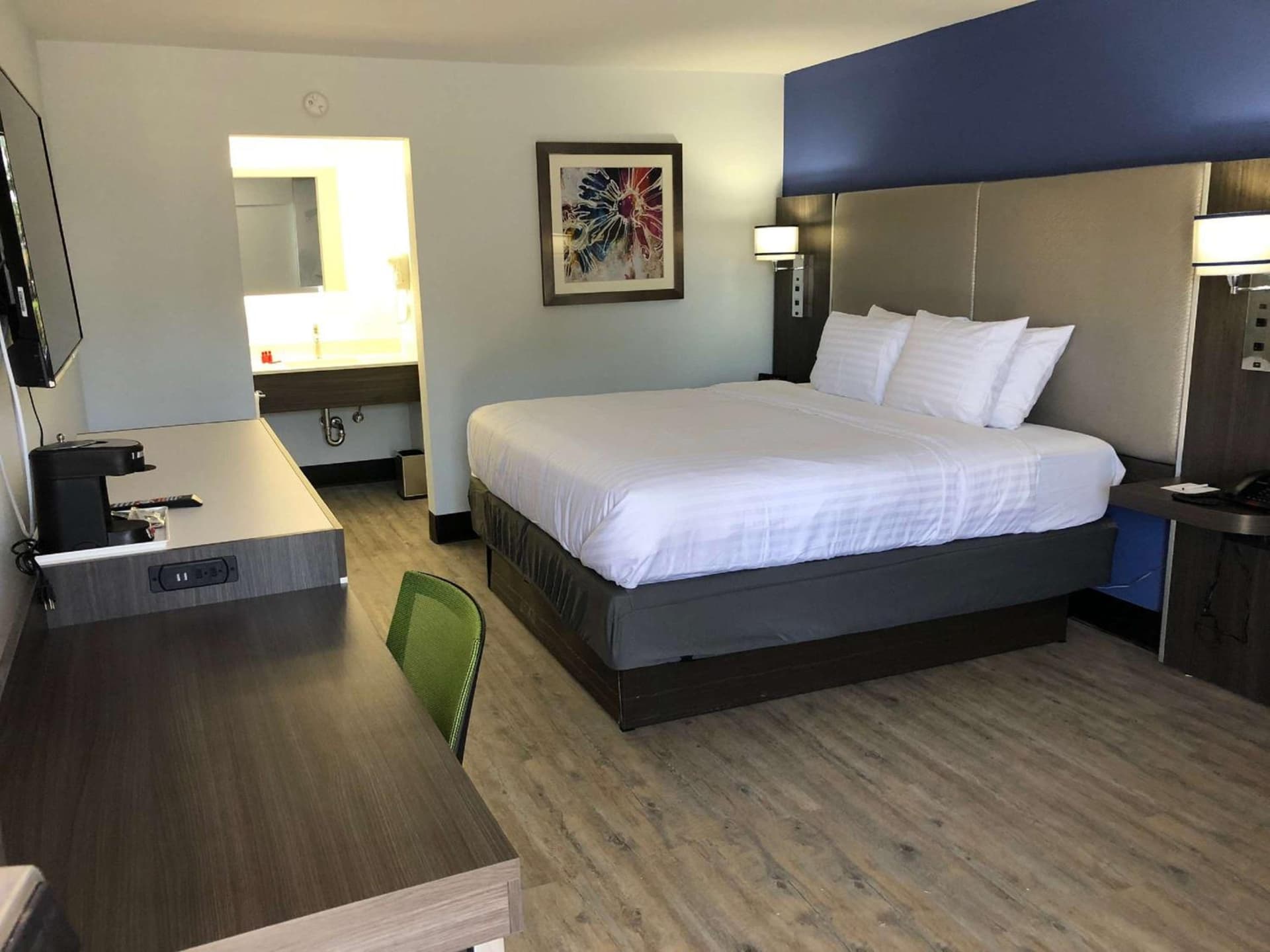 SureStay Plus Hotel by Best Western Sacramento Cal Expo gallery photo in Sacramento, CA — image 18