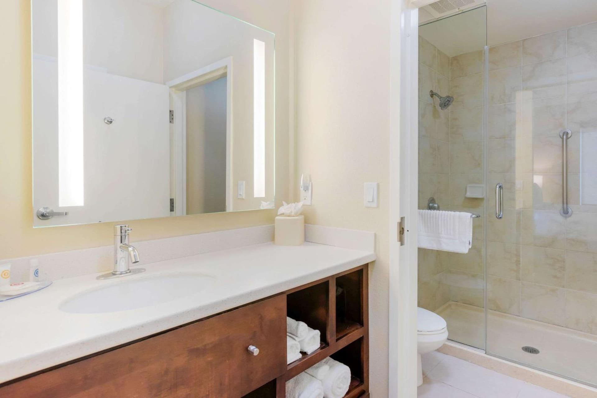 Comfort Inn & Suites Near Ontario Airport gallery photo in Ontario, CA — image 27