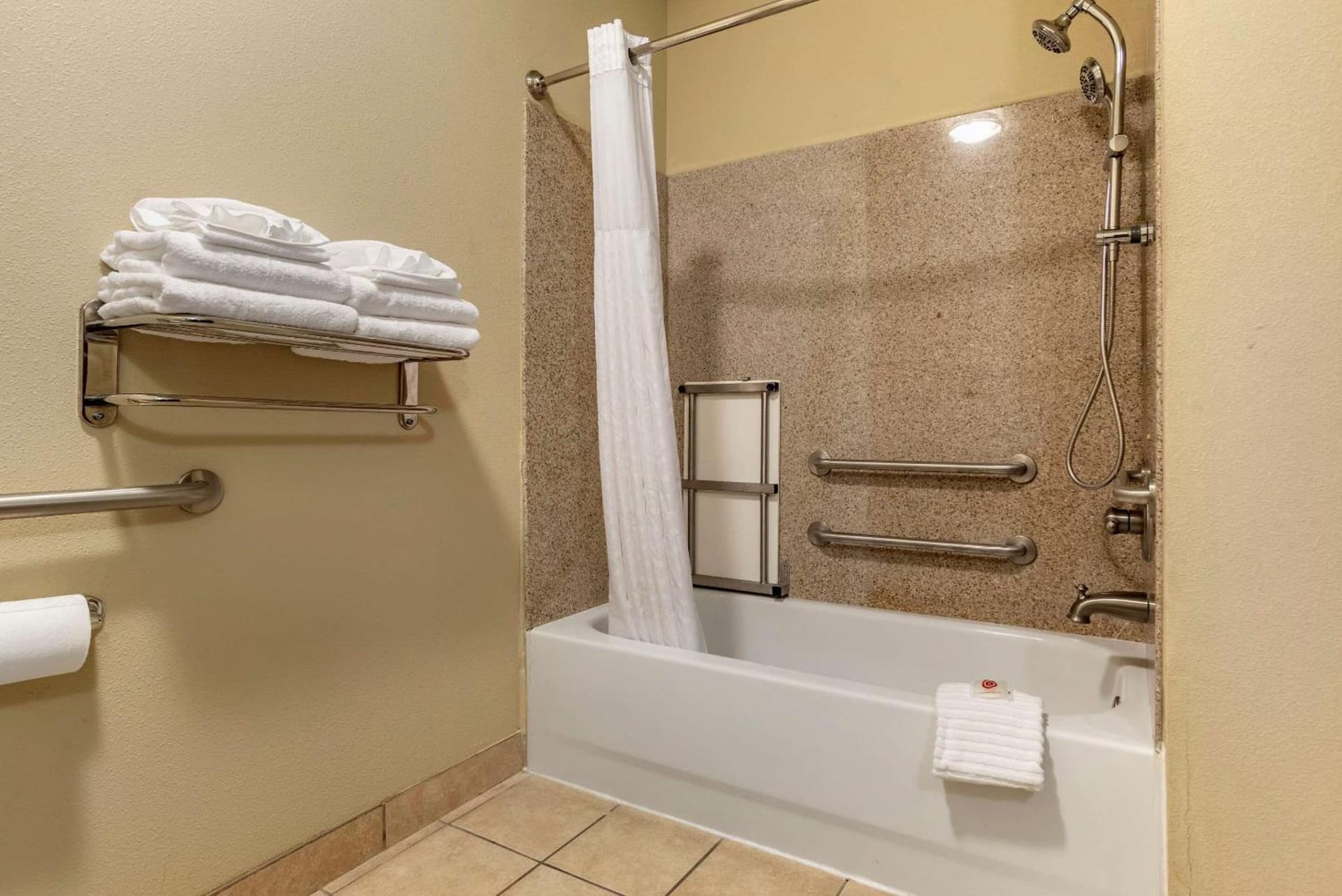 Comfort Suites Airport South gallery photo in Montgomery, AL — image 11