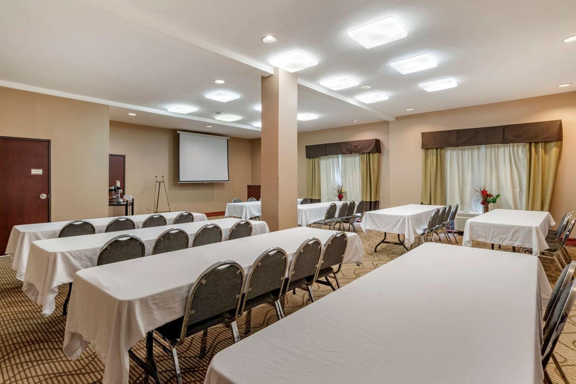 Comfort Suites Airport South gallery photo in Montgomery, AL — image 14