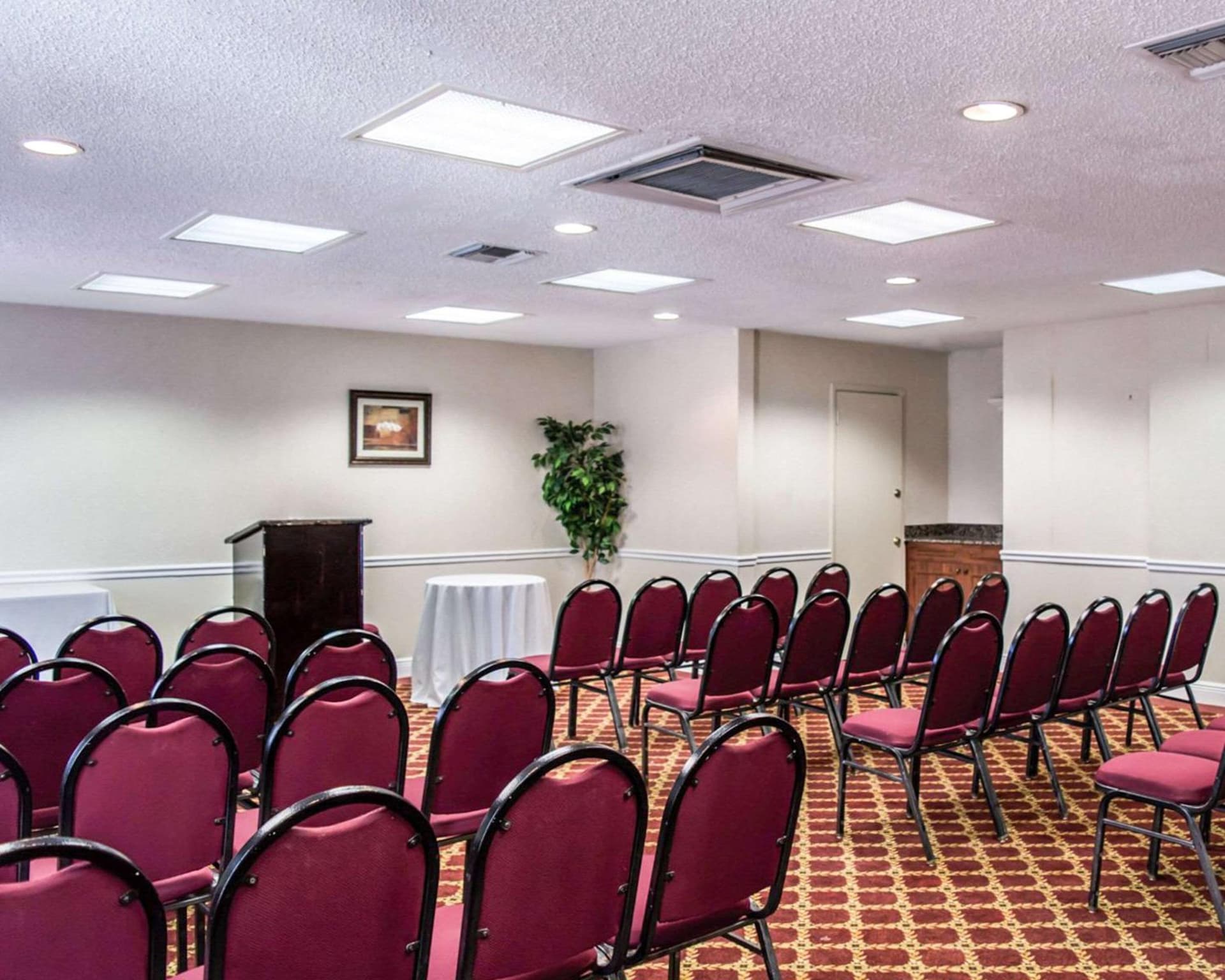 Clarion Inn & Suites Central Clearwater Beach gallery photo in Clearwater, FL — image 60