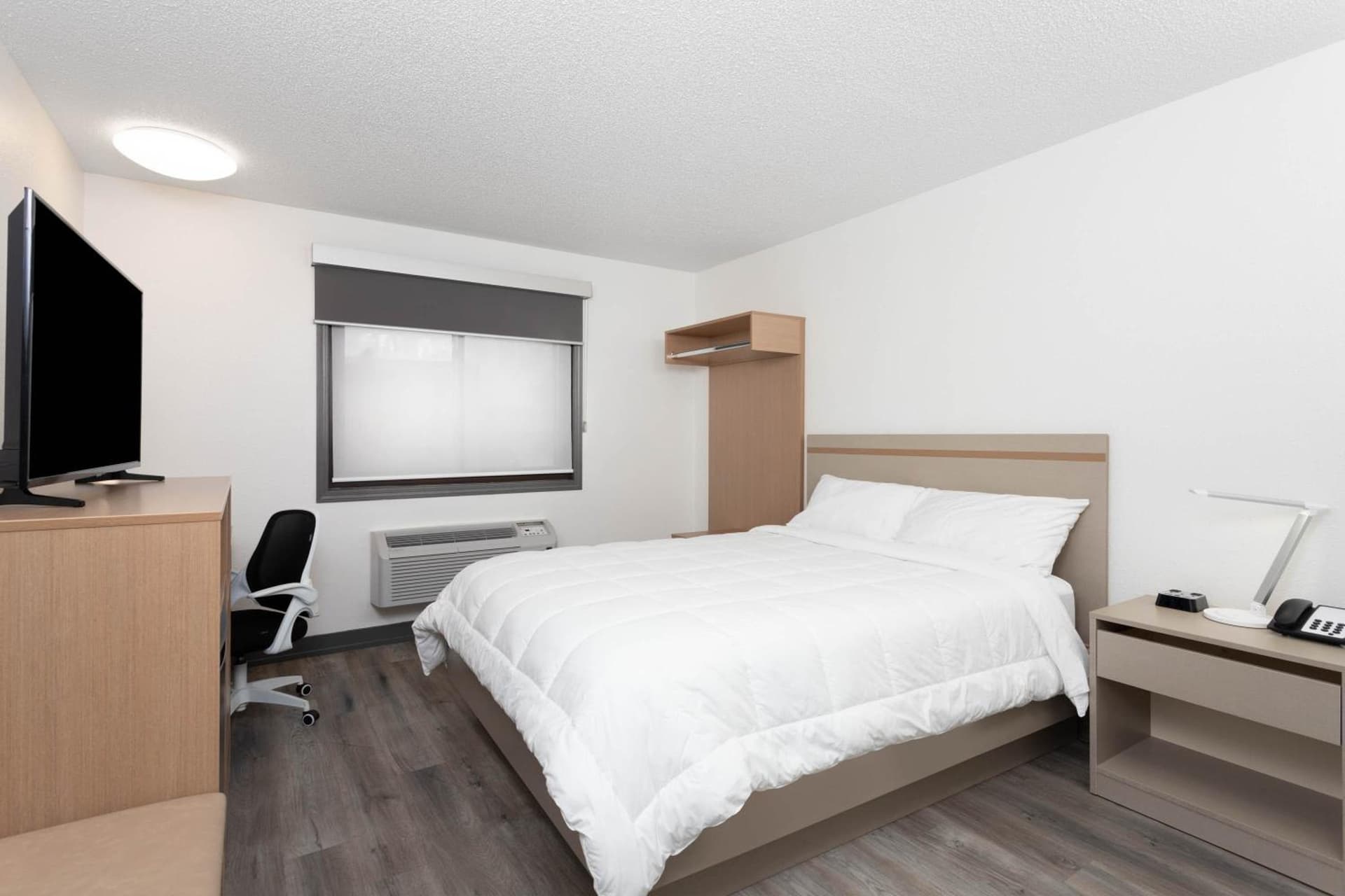 Travelodge by Wyndham Elkhart gallery photo in Elkhart, IN — image 35