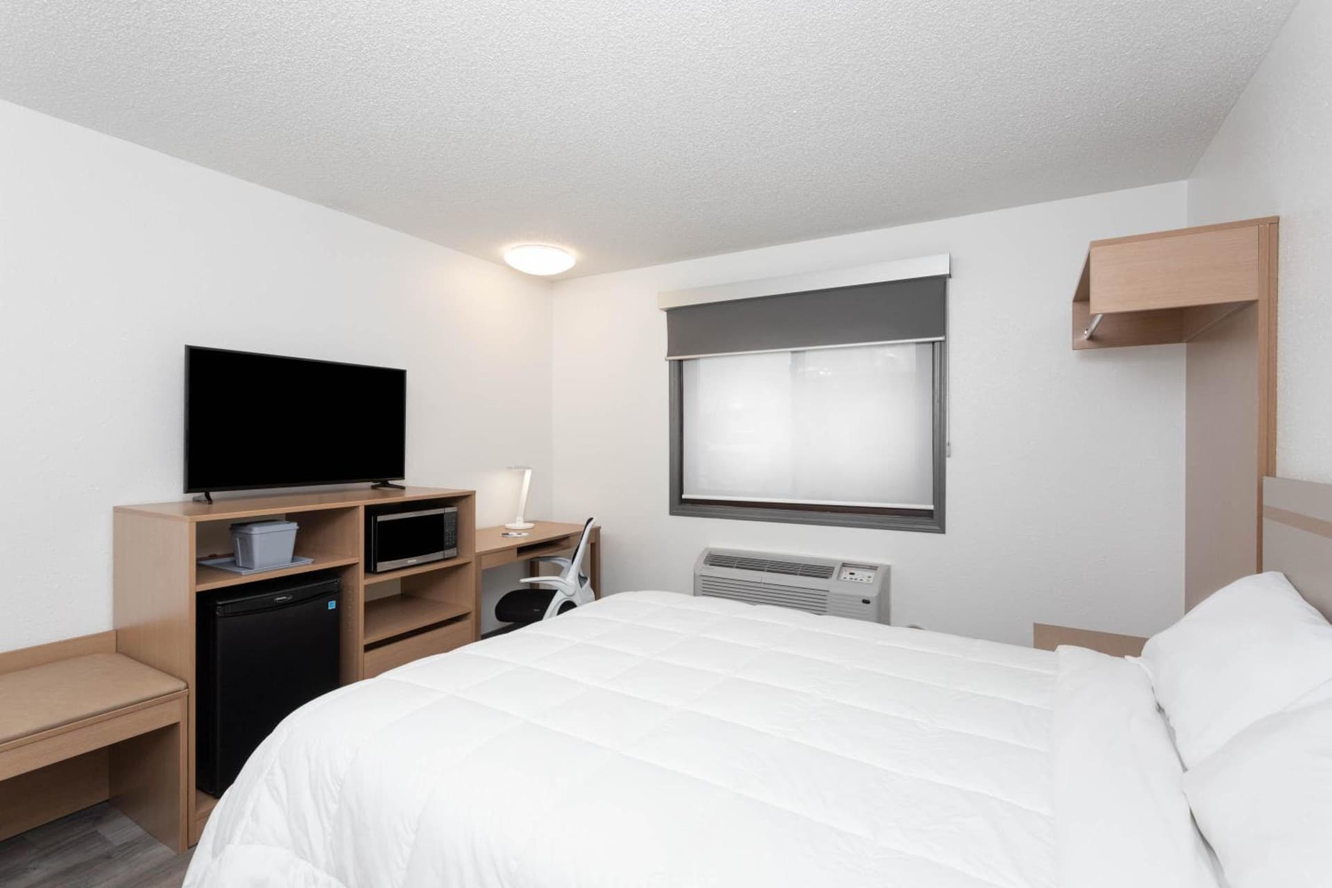 Travelodge by Wyndham Elkhart gallery photo in Elkhart, IN — image 38