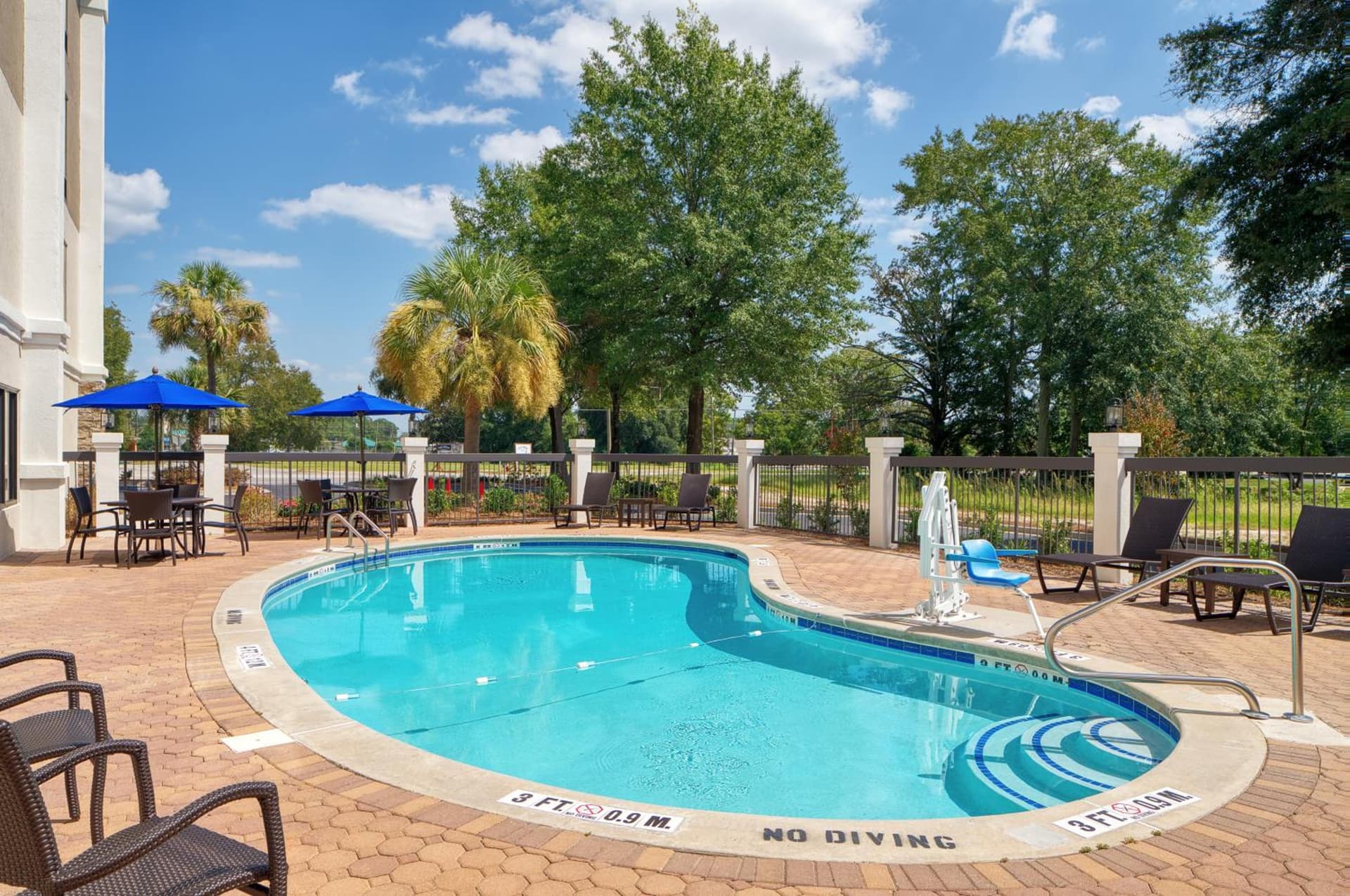 Holiday Inn Express Statesboro by IHG interior in Statesboro, GA — gallery photo 2