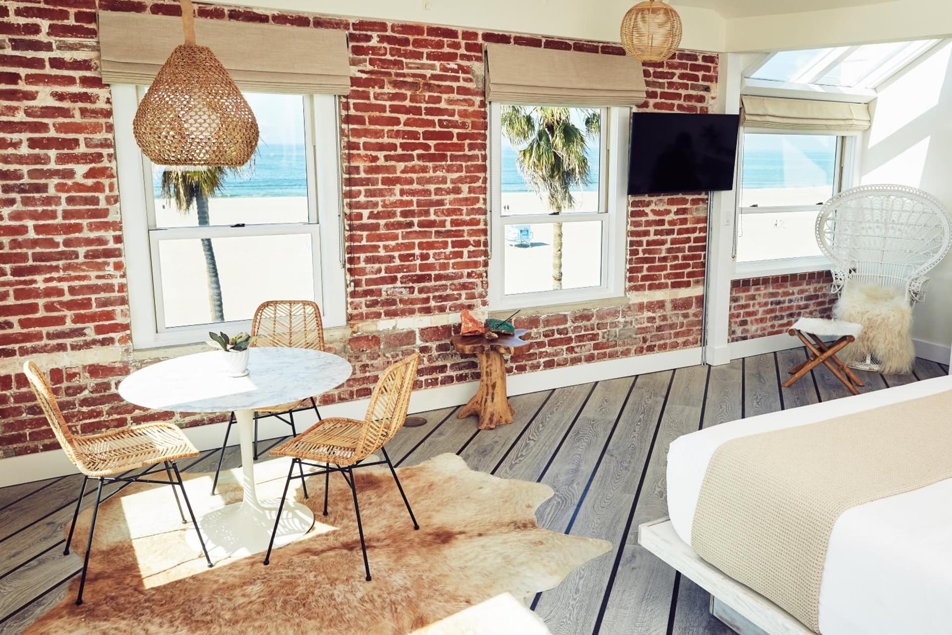 Venice V Hotel property views in Los Angeles, CA — gallery photo 3