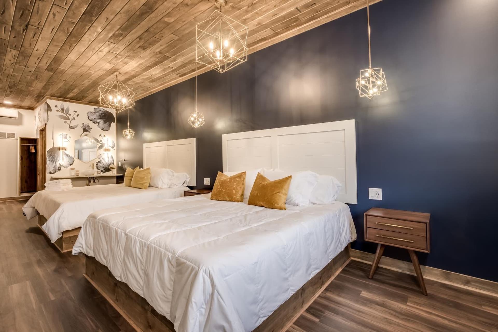The Port of Prescott Boutique Hotel gallery photo in Prescott, WI — image 76