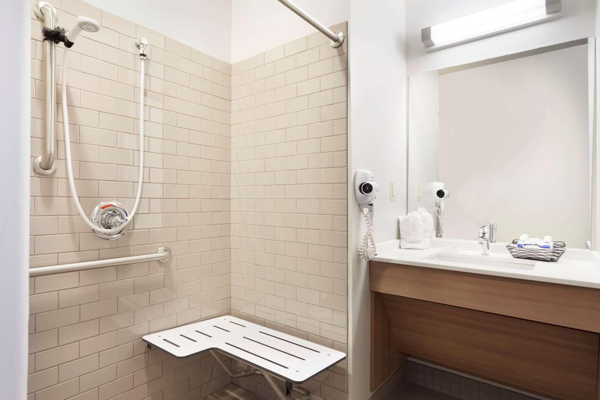 Microtel Inn & Suites by Wyndham Georgetown Delaware Beaches gallery photo in Georgetown, DE — image 33